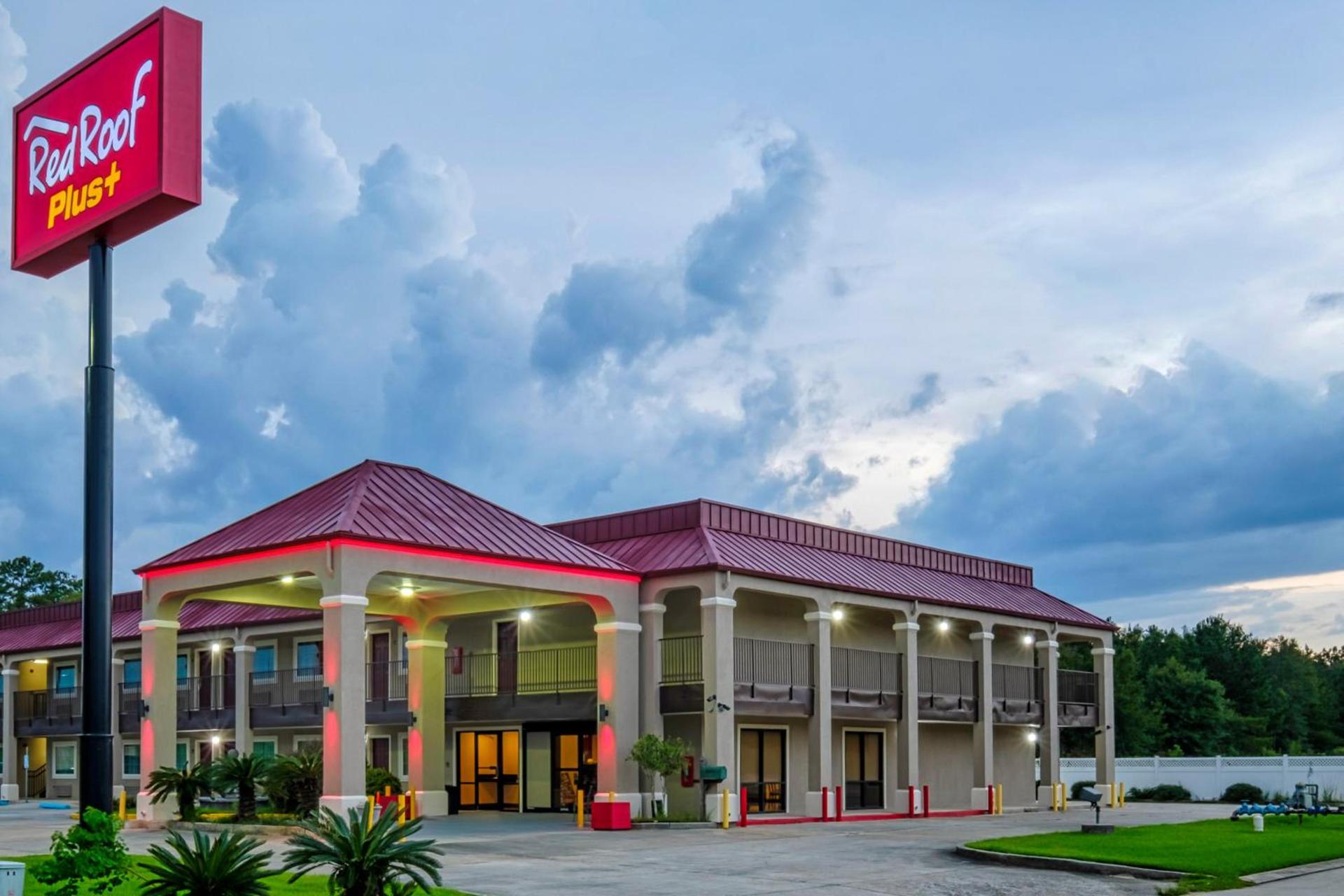 Red Roof Inn PLUS+ Hammond photo 3