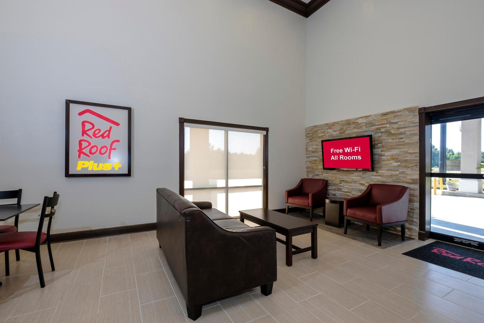Red Roof Inn PLUS+ Hammond photo 9