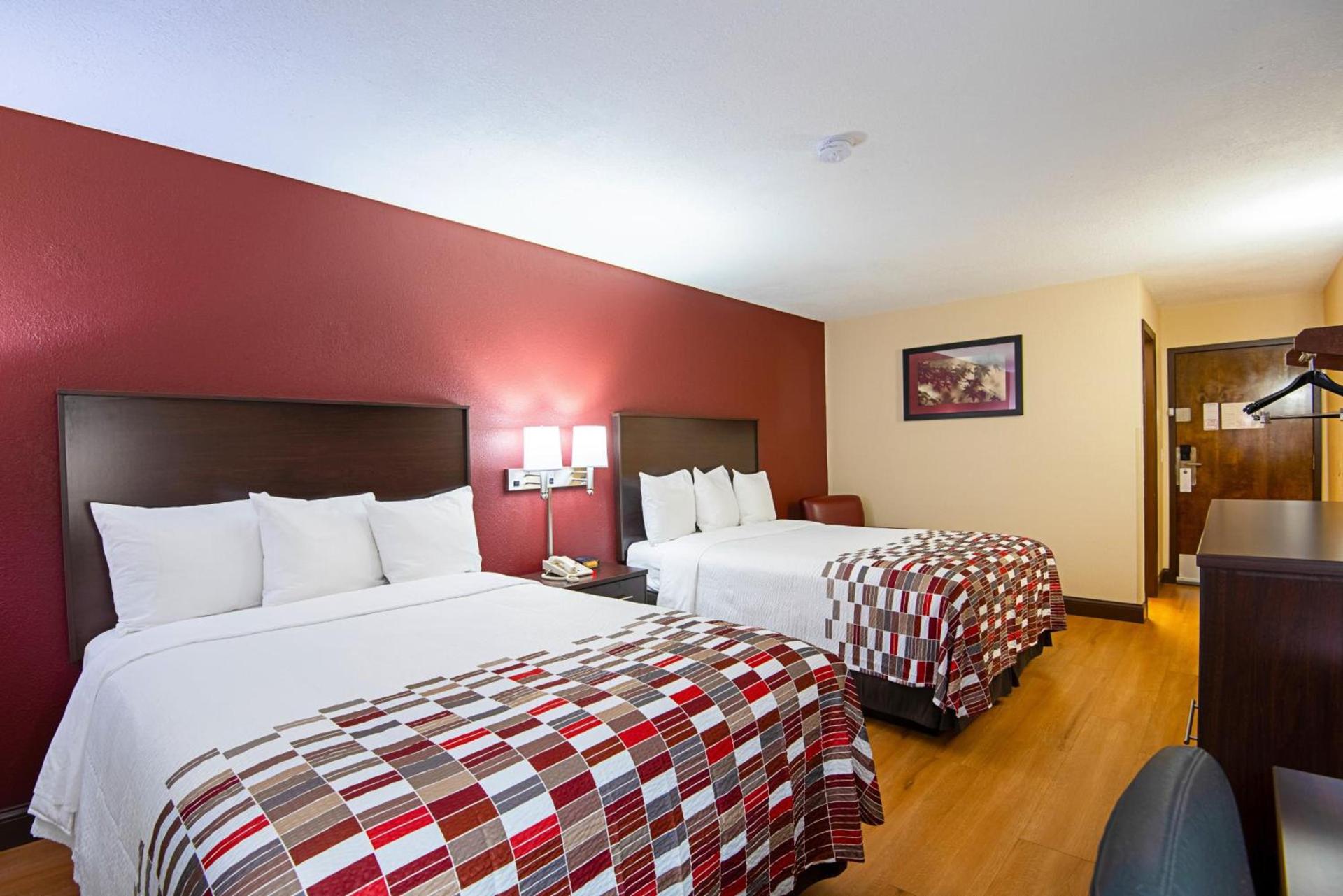 Red Roof Inn Cameron photo 26