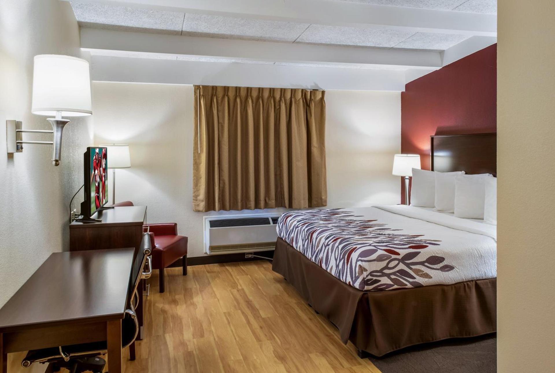 Red Roof Inn Richmond, IN photo 21