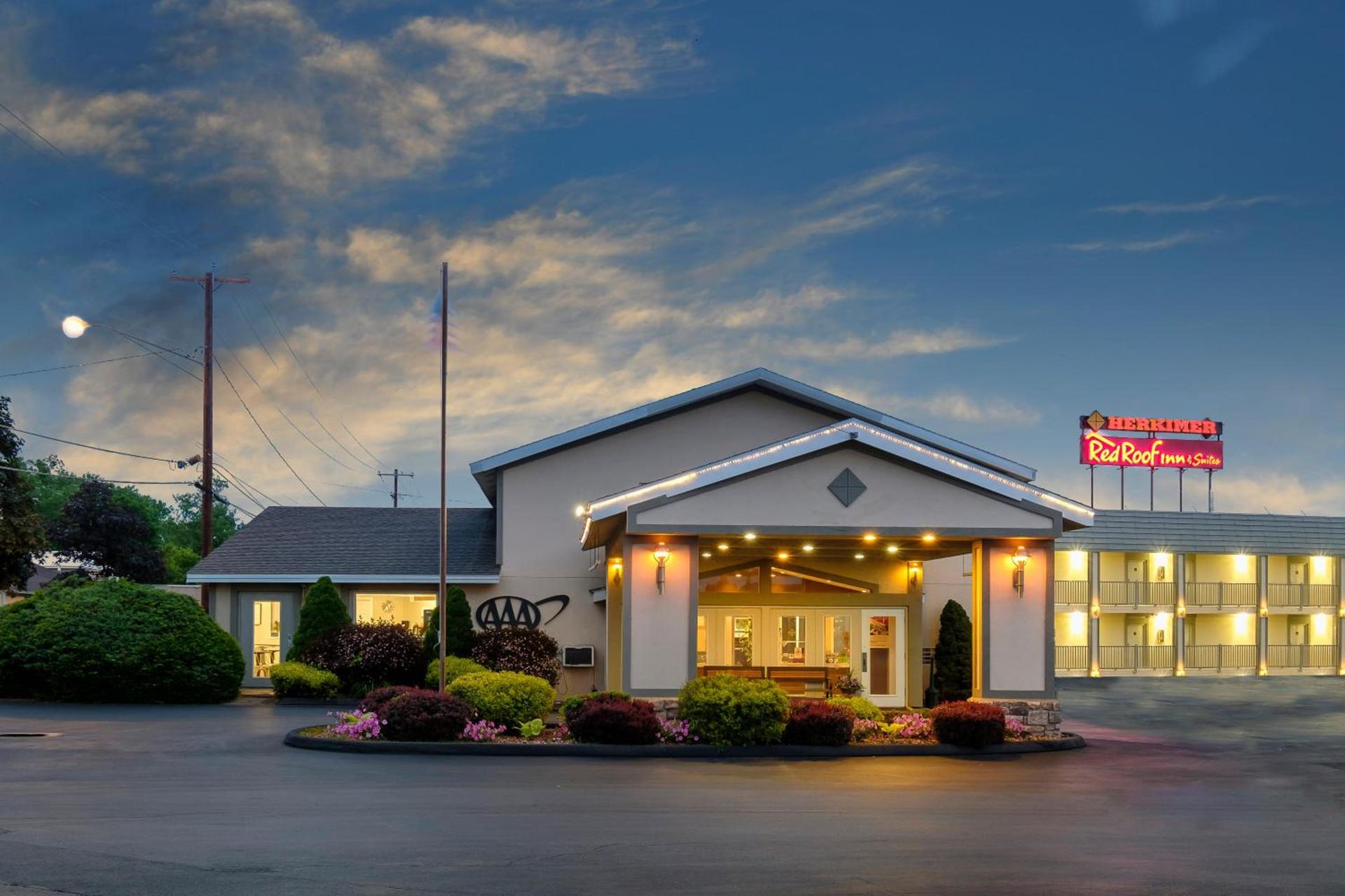 Red Roof Inn and Suites Herkimer photo 3