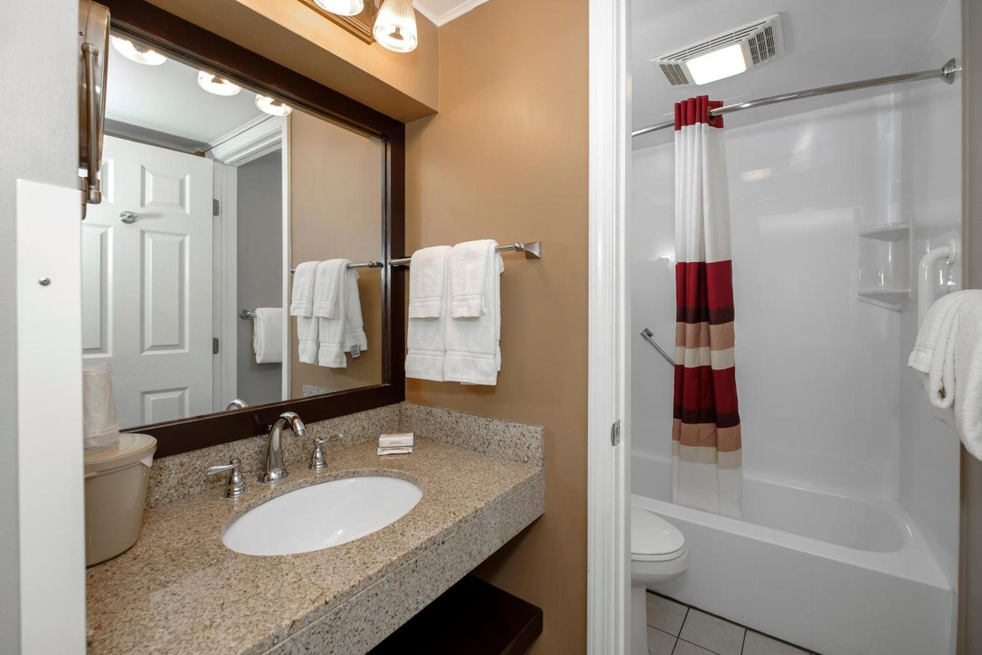 Red Roof Inn and Suites Herkimer photo 46