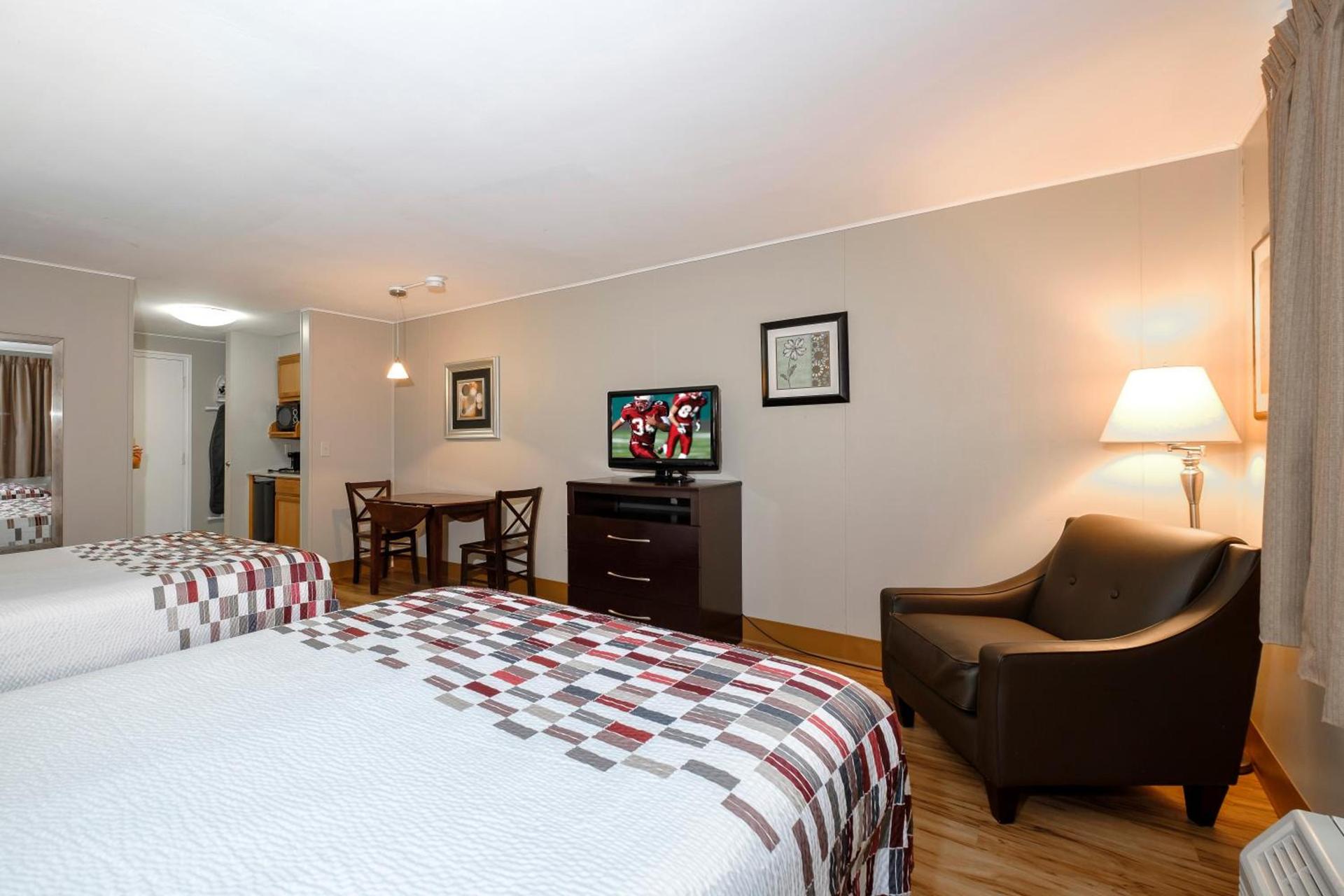 Red Roof Inn and Suites Herkimer photo 36