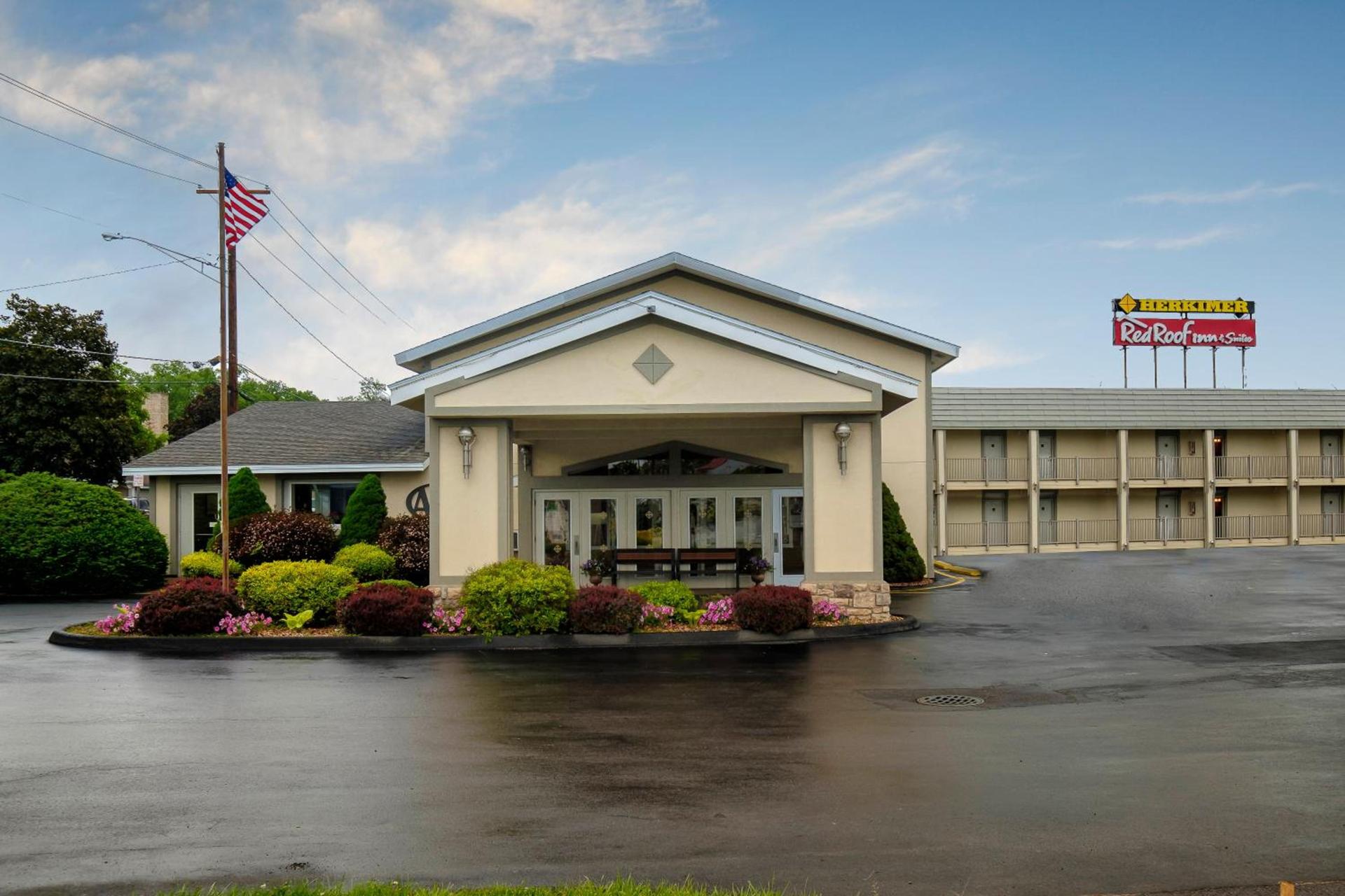 Red Roof Inn and Suites Herkimer photo 1
