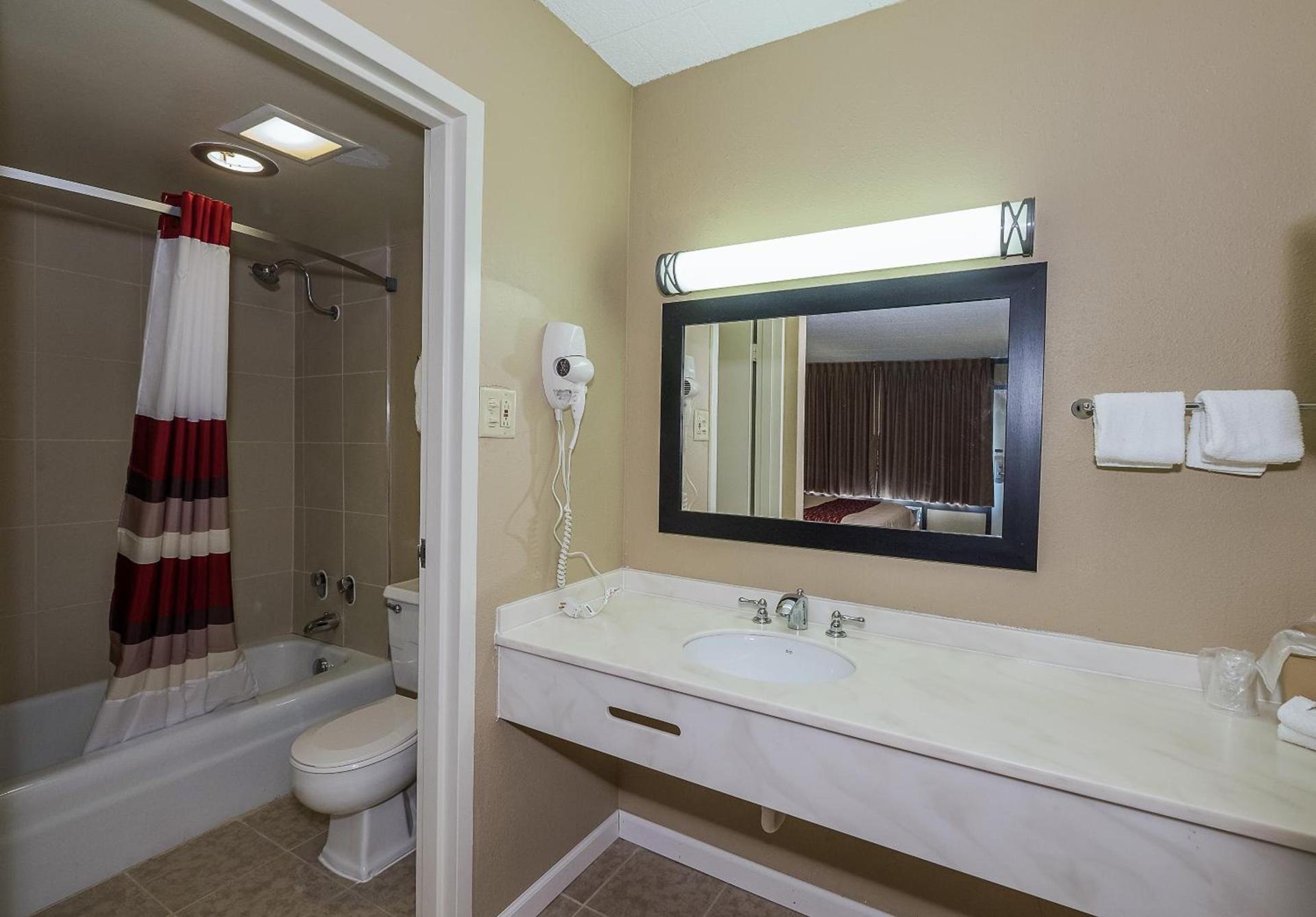 Red Roof Inn Clearfield photo 15