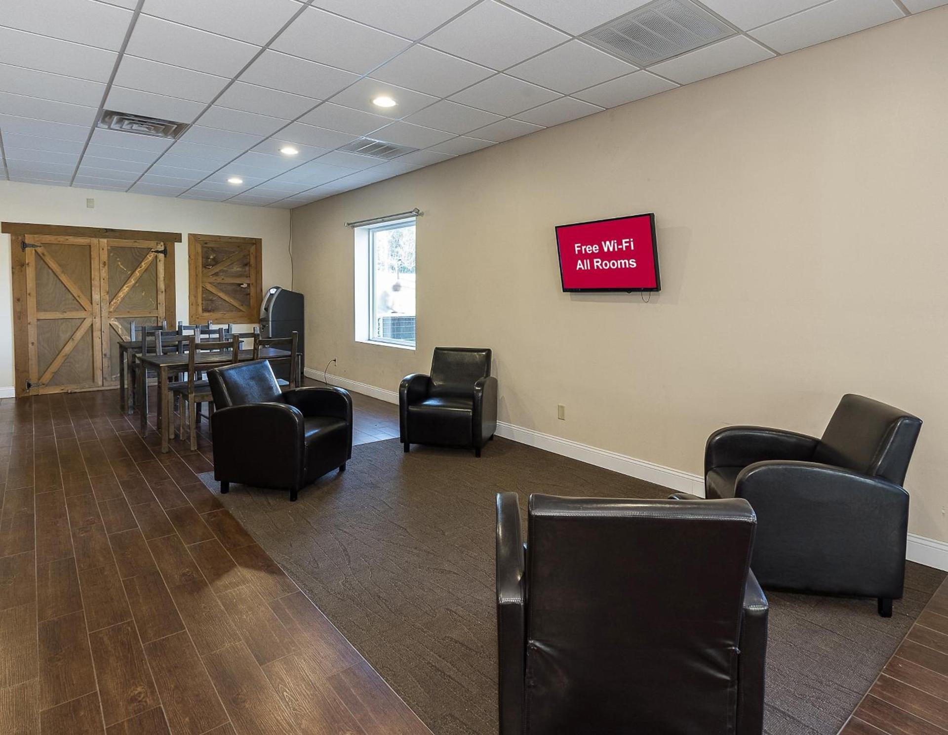 Red Roof Inn Clearfield photo 7