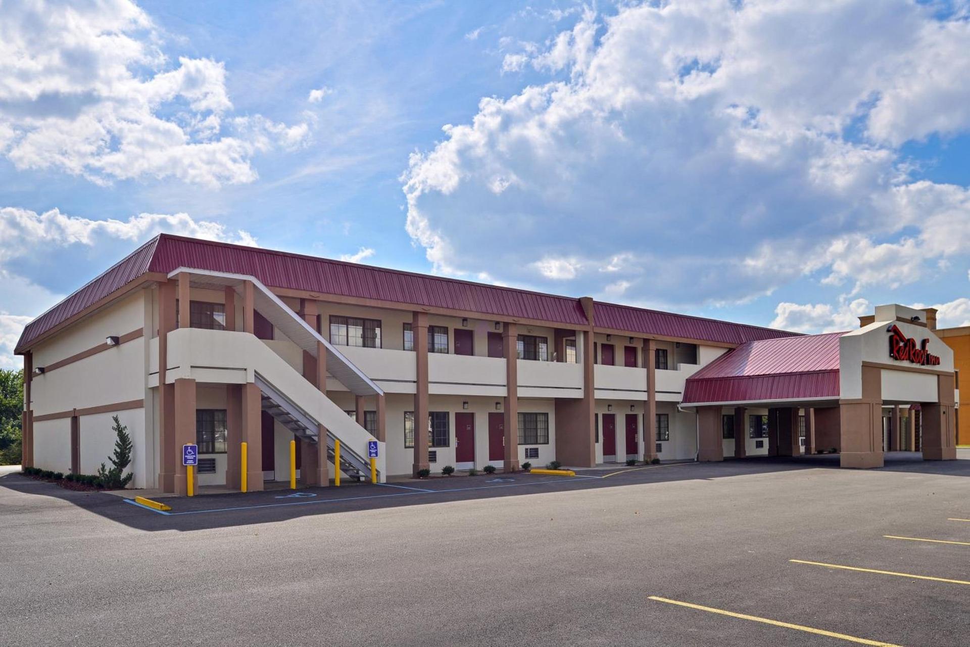 Red Roof Inn Marietta photo 4