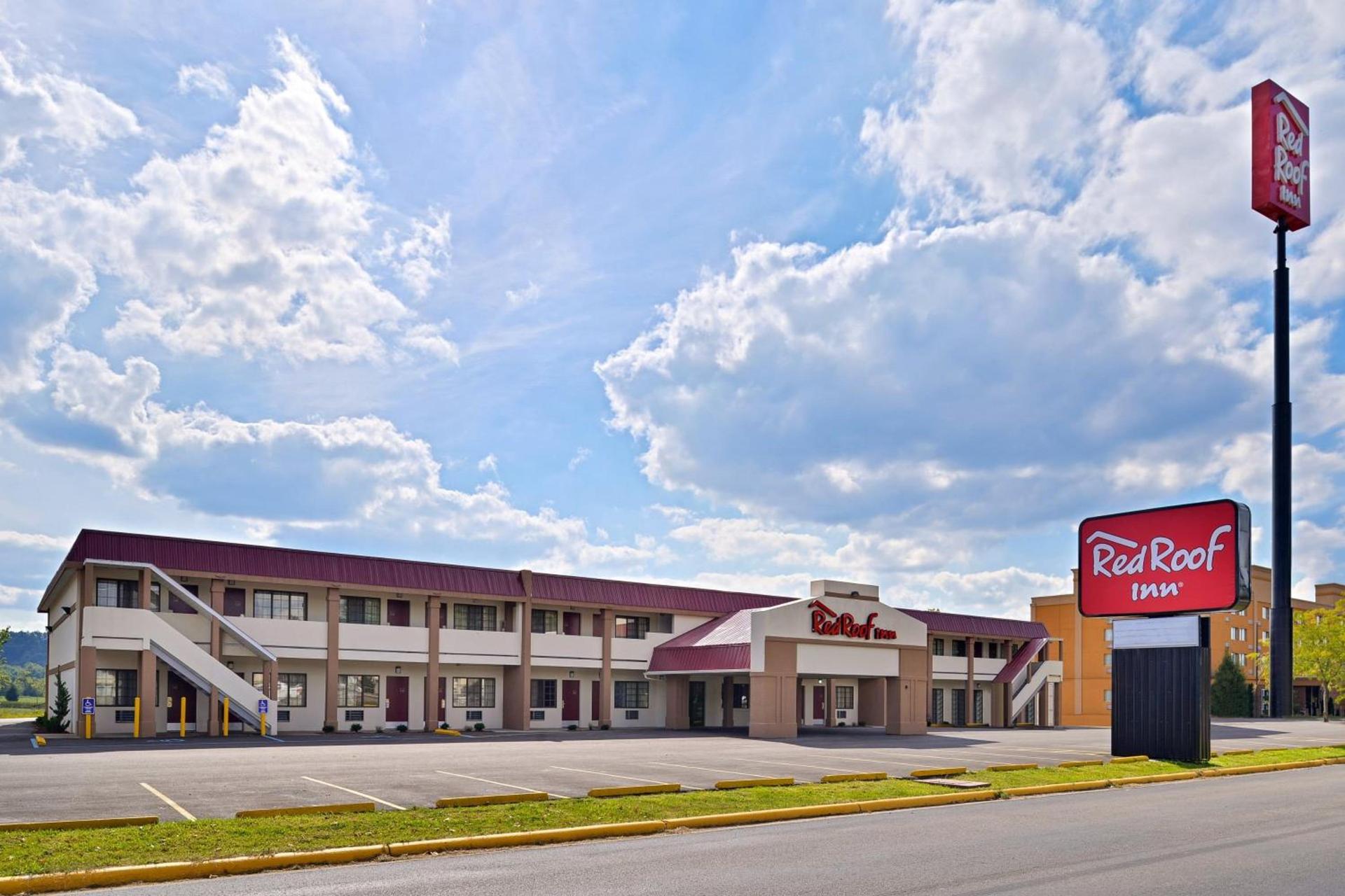 Red Roof Inn Marietta photo 3