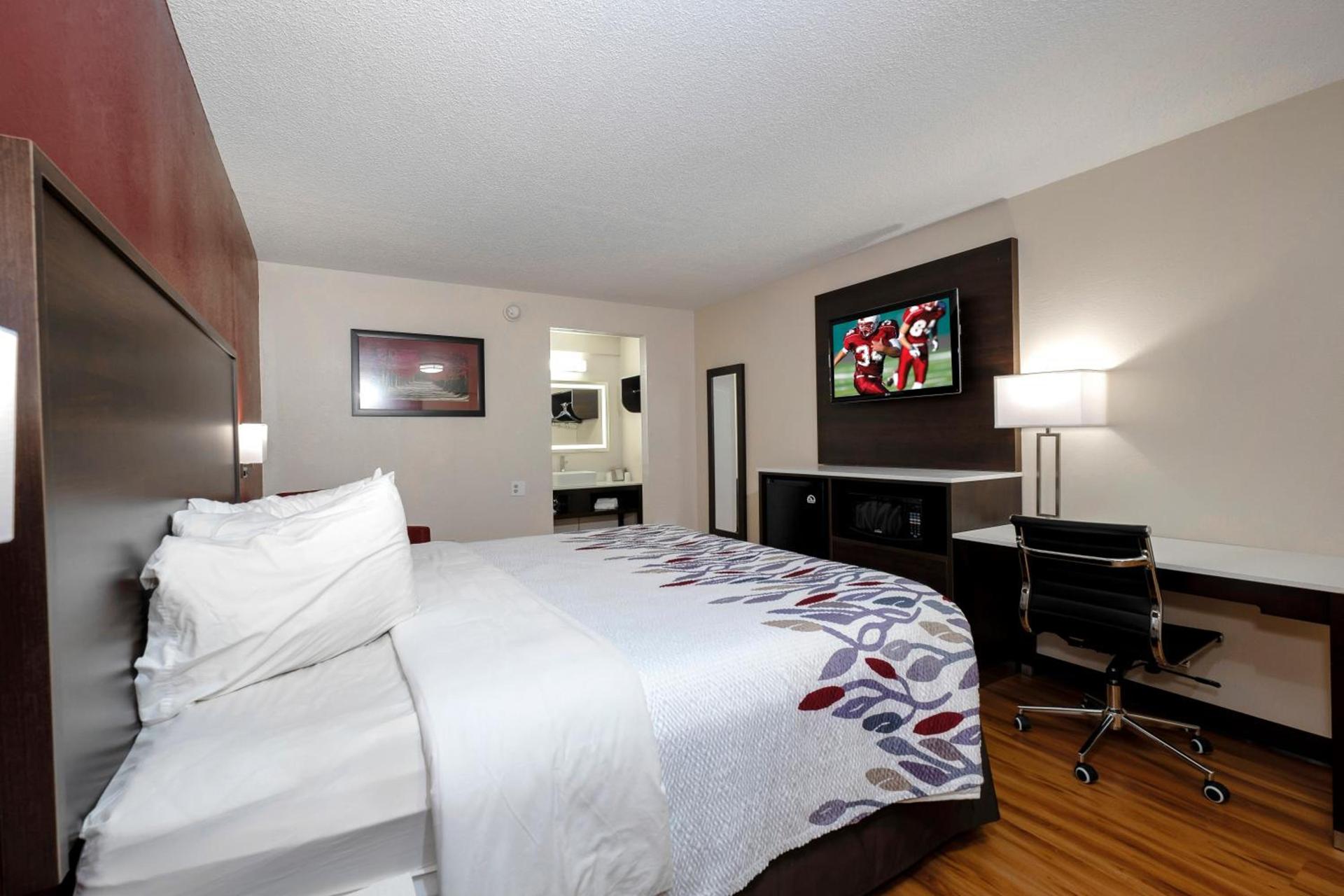 Red Roof Inn Gadsden photo 16