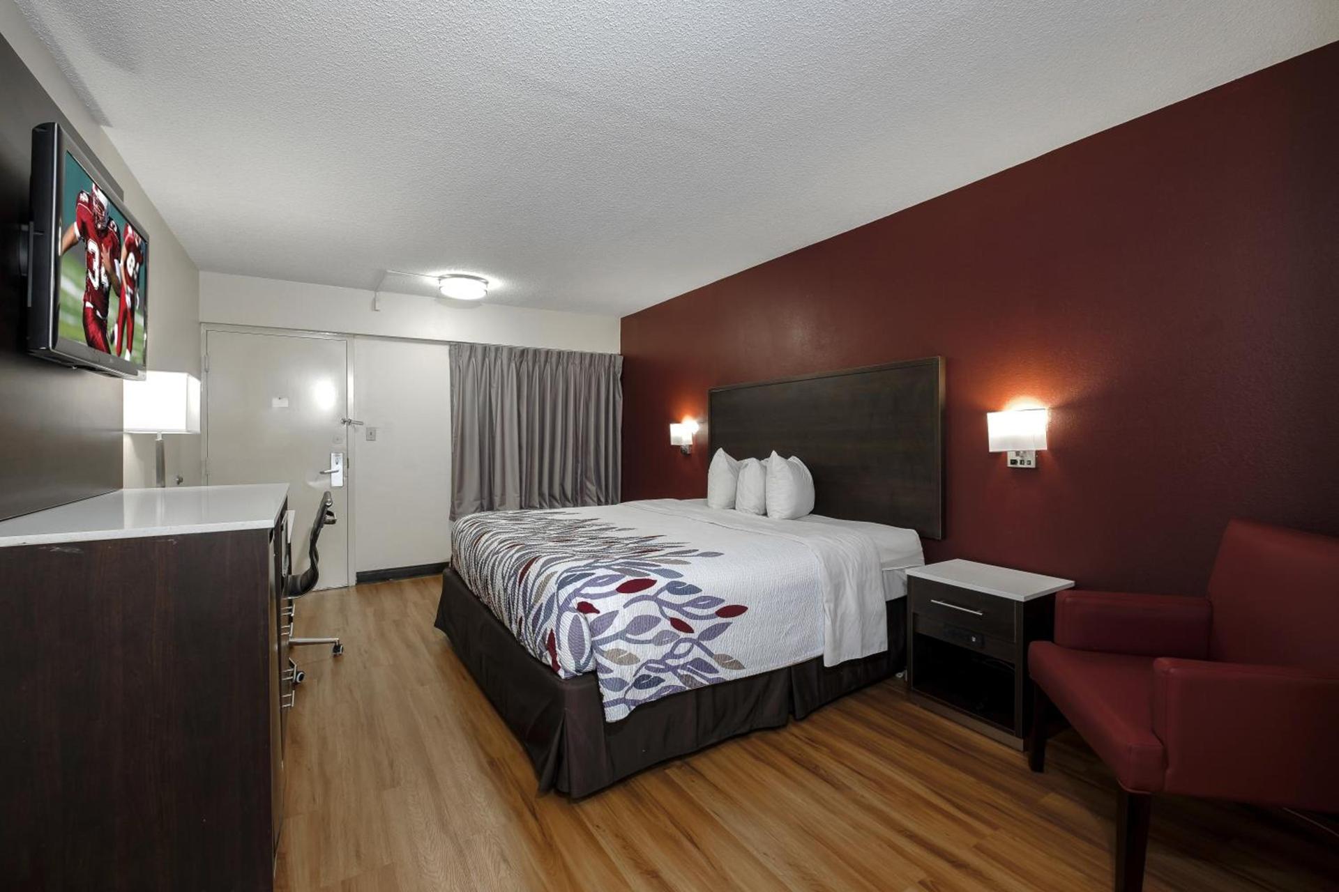 Red Roof Inn Gadsden photo 14