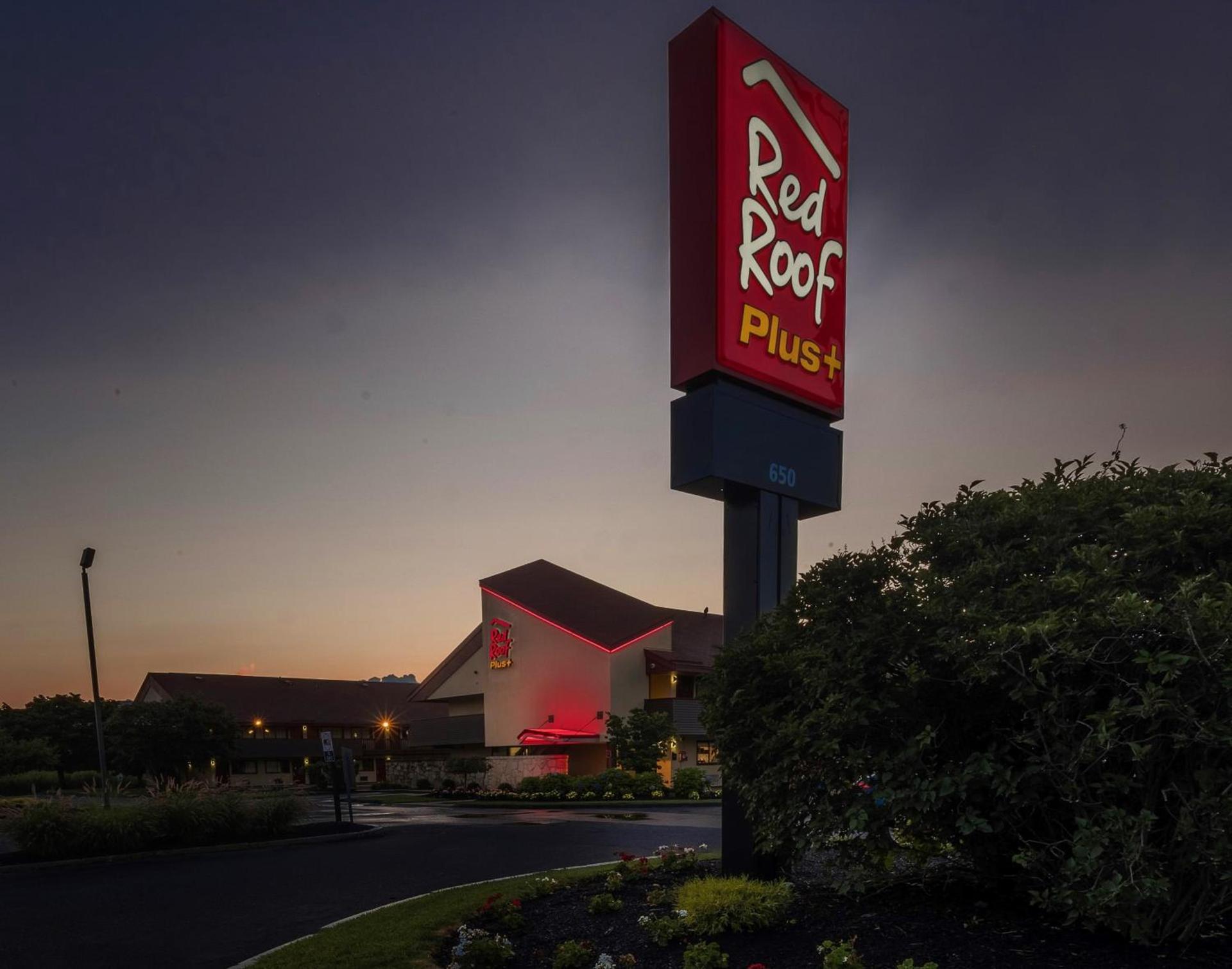 Red Roof Inn PLUS + Boston - Framingham photo 4