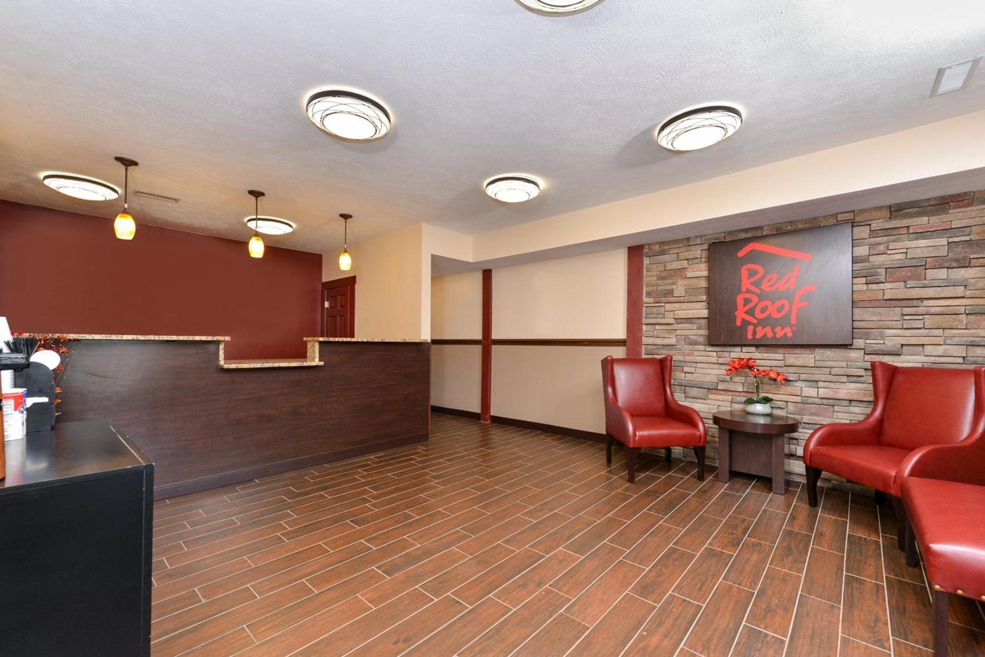 Red Roof Inn Marietta photo 8