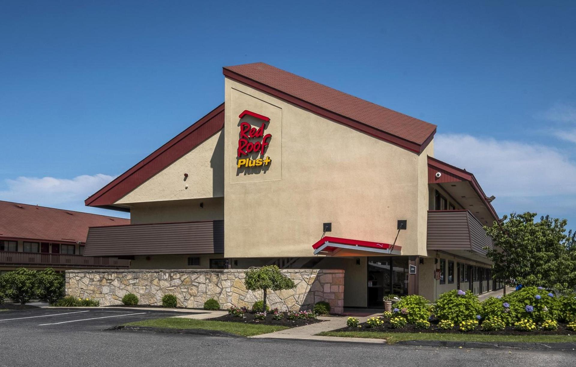 Red Roof Inn PLUS + Boston - Framingham photo 2