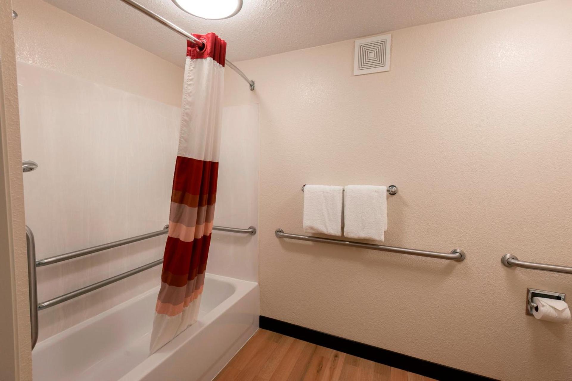 Red Roof Inn PLUS + Boston - Framingham photo 32