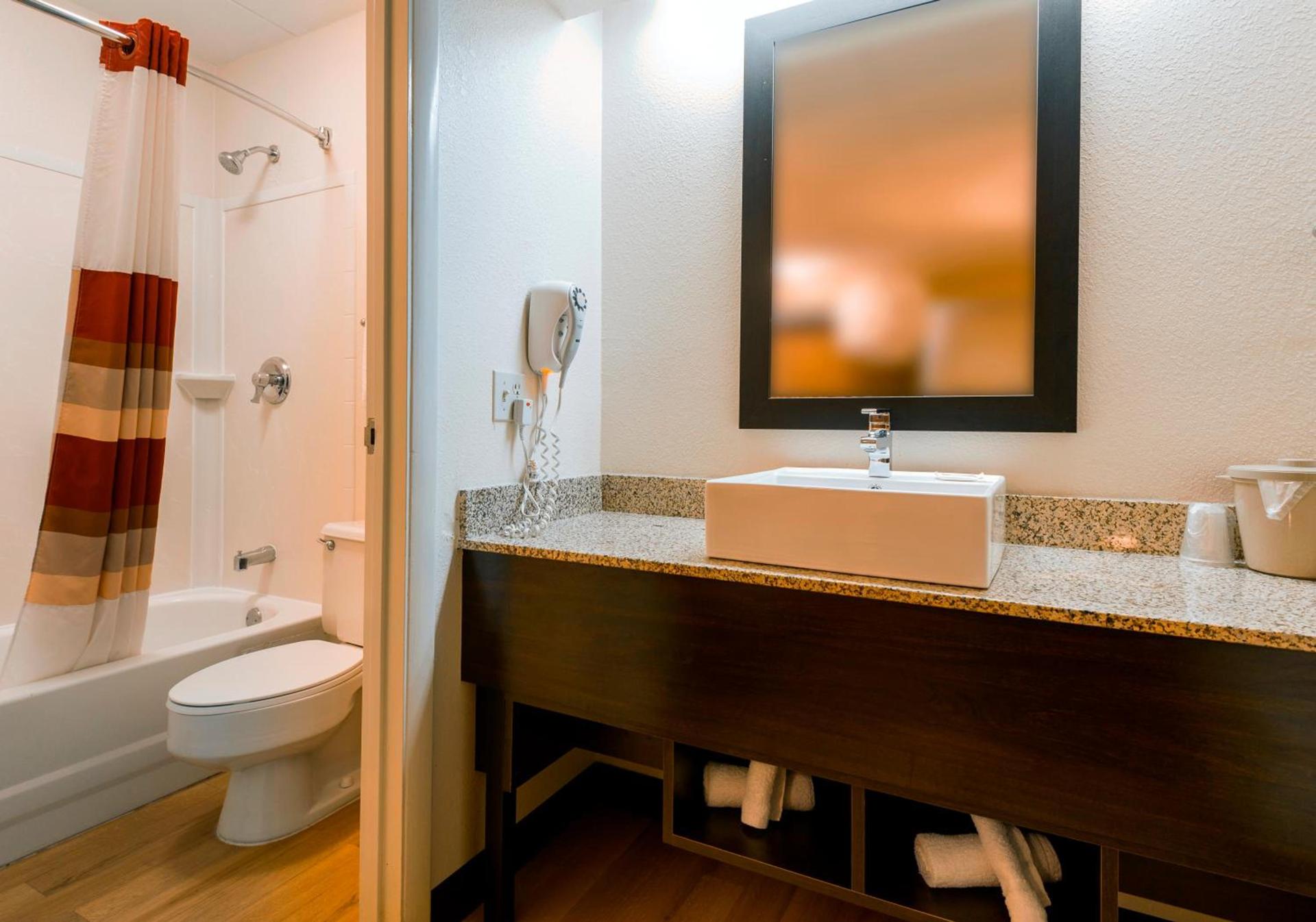Red Roof Inn PLUS + Boston - Framingham photo 29