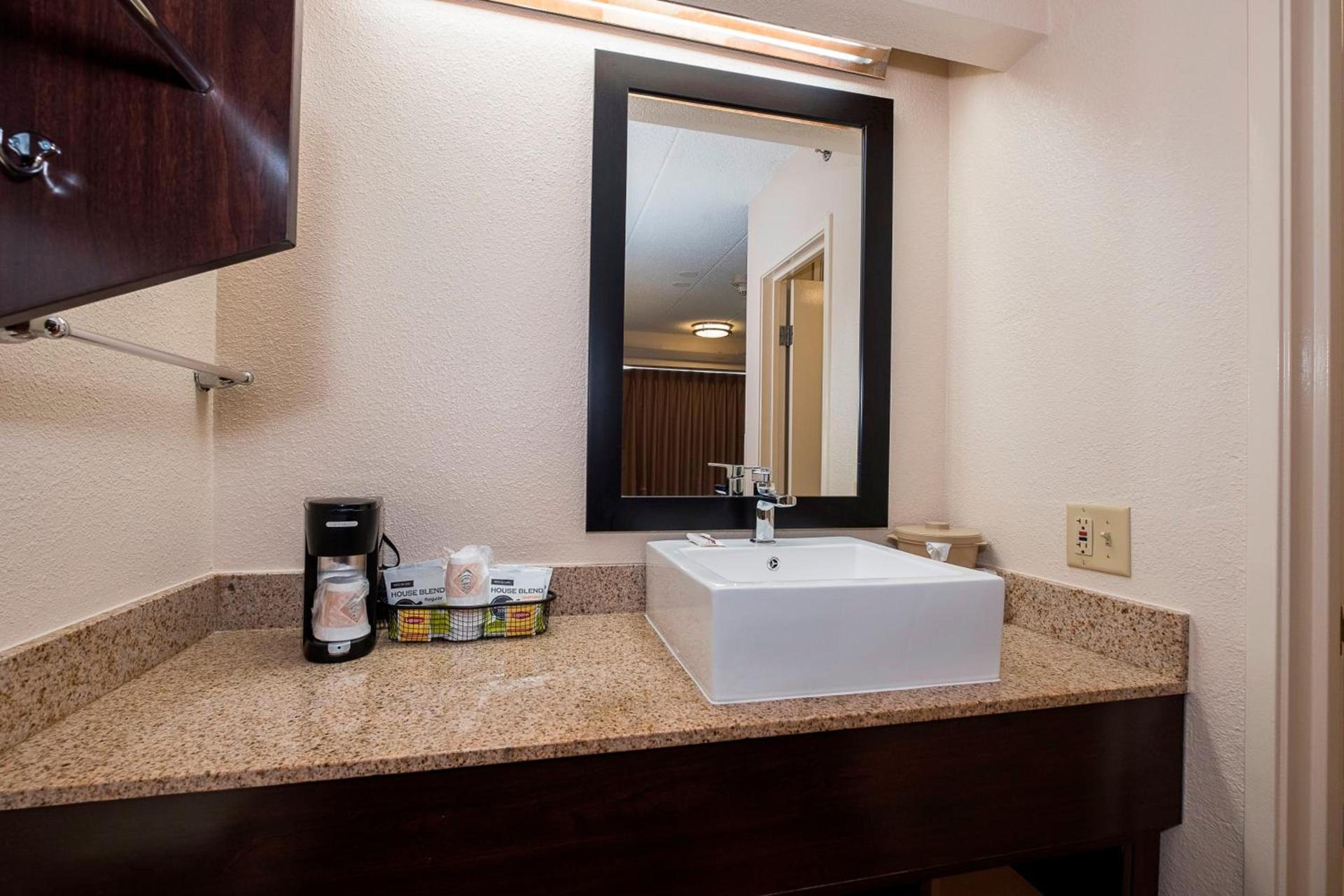 Red Roof Inn PLUS + Boston - Framingham photo 27