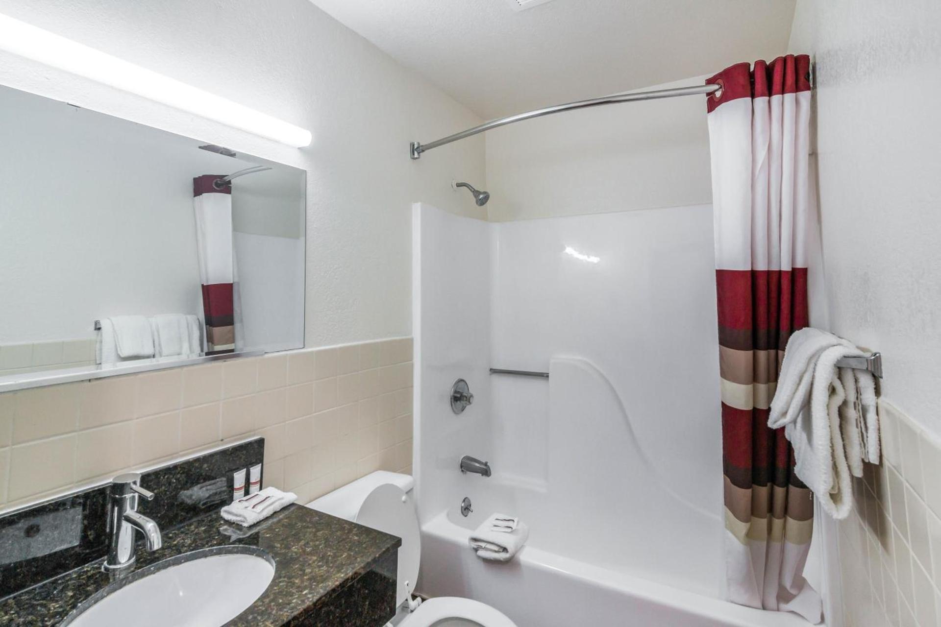 Red Roof Inn Palmdale - Lancaster photo 24
