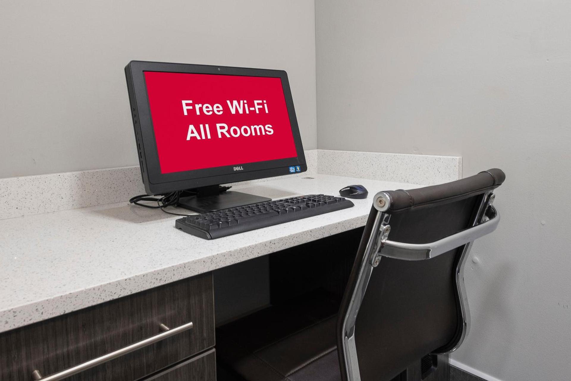 Red Roof Inn & Suites Calhoun photo 11