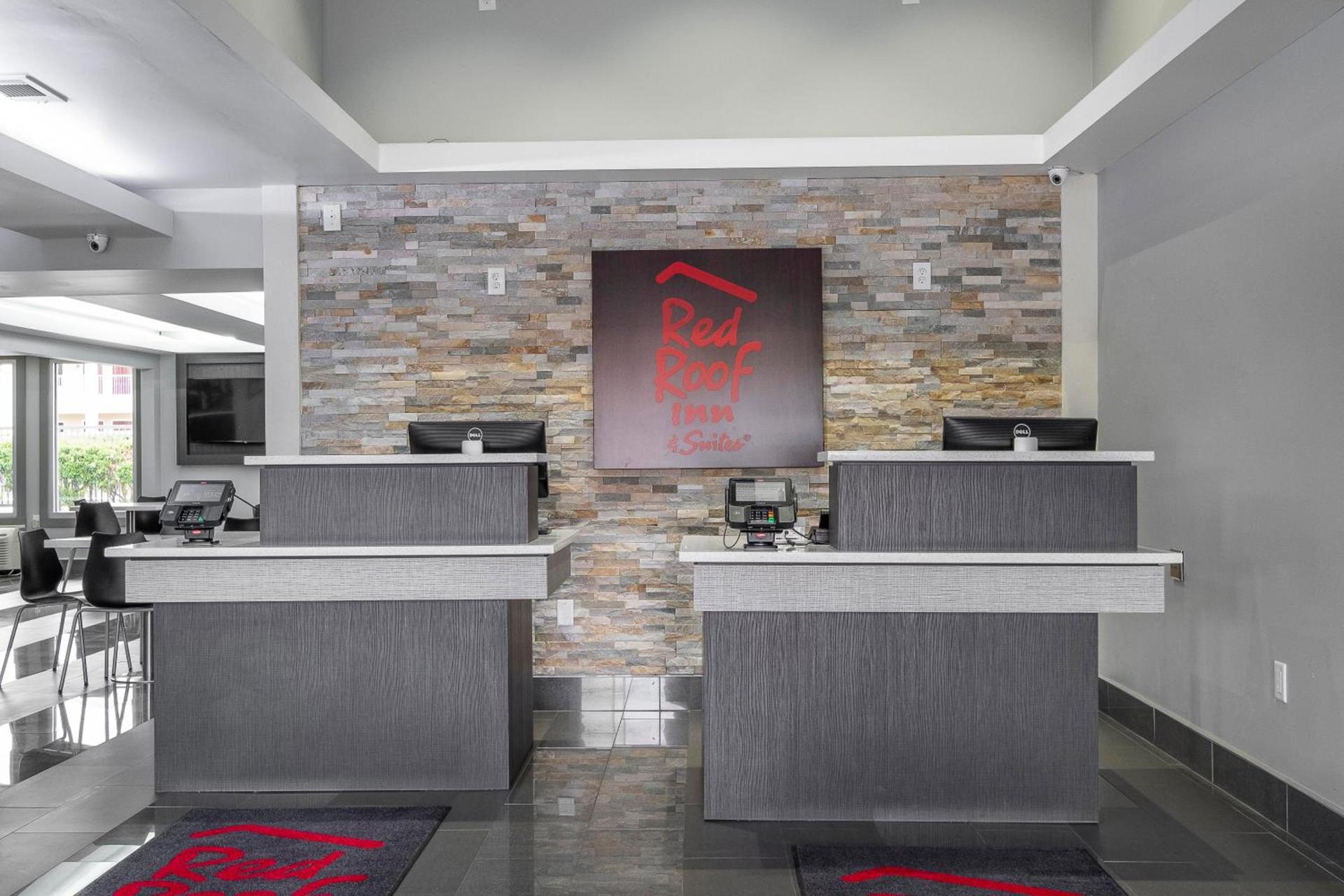 Red Roof Inn & Suites Calhoun photo 9