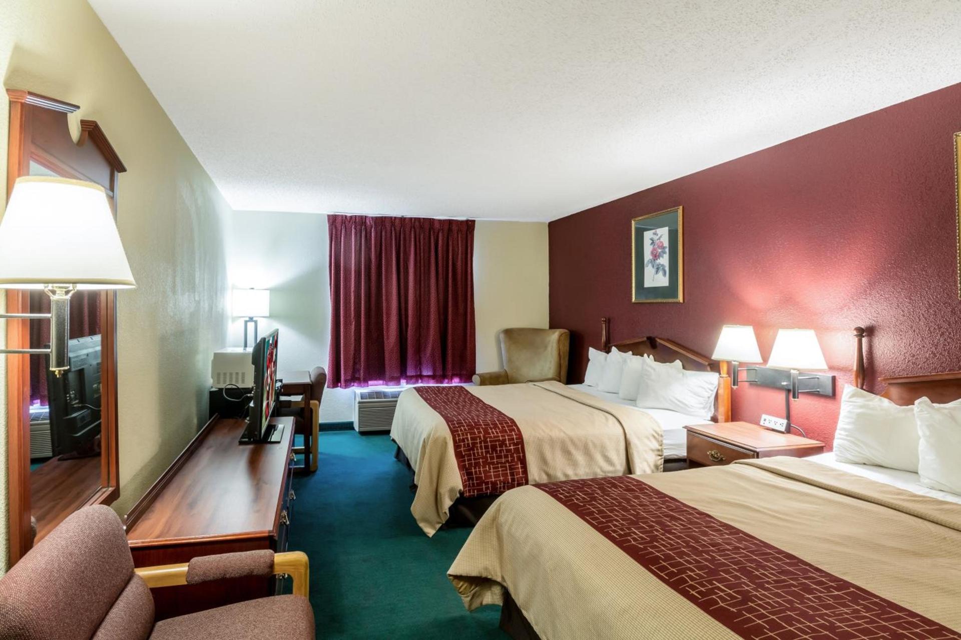 Red Roof Inn Morehead photo 15