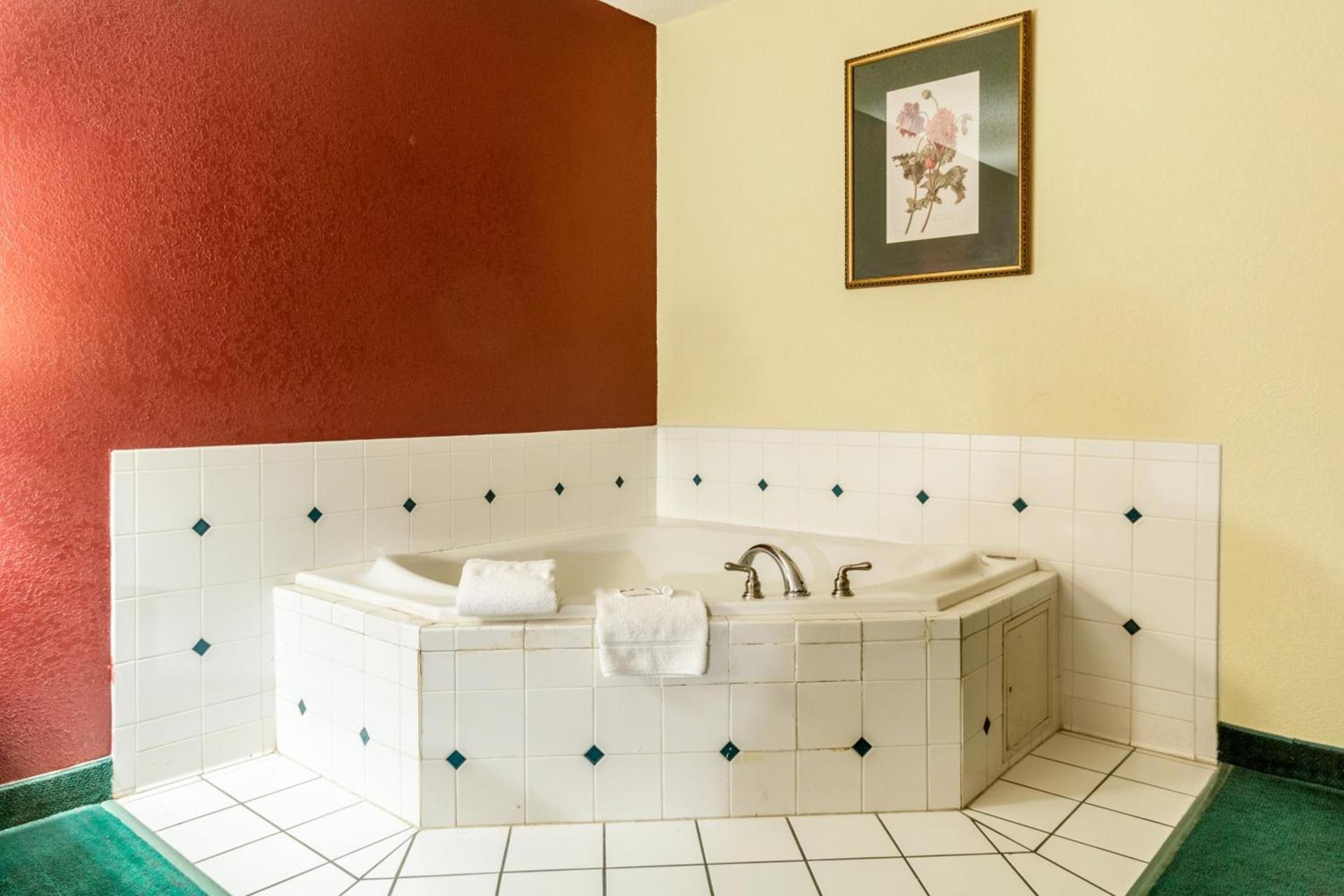 Red Roof Inn Morehead photo 26