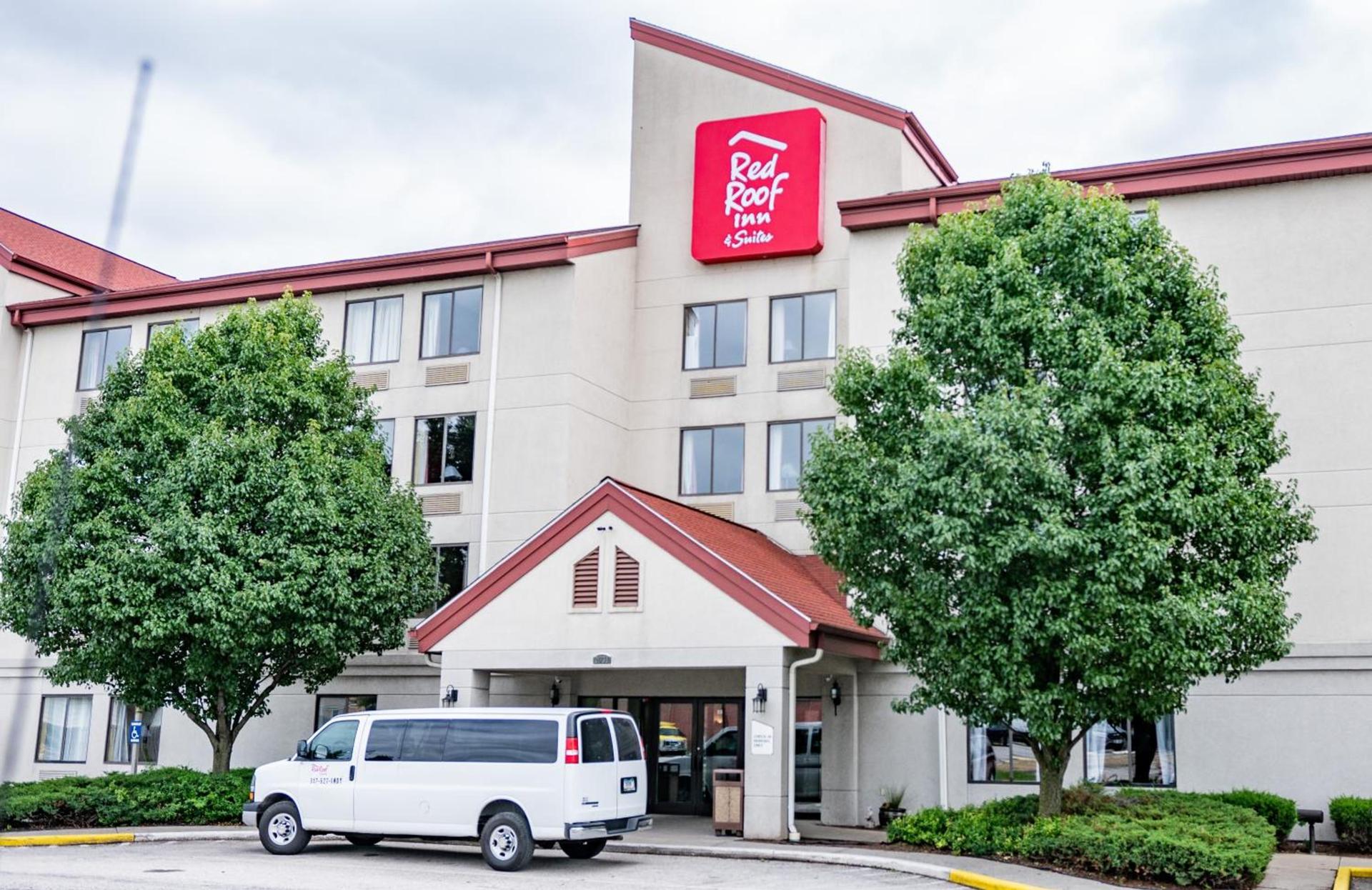 Red Roof Inn & Suites Indianapolis Airport photo 1