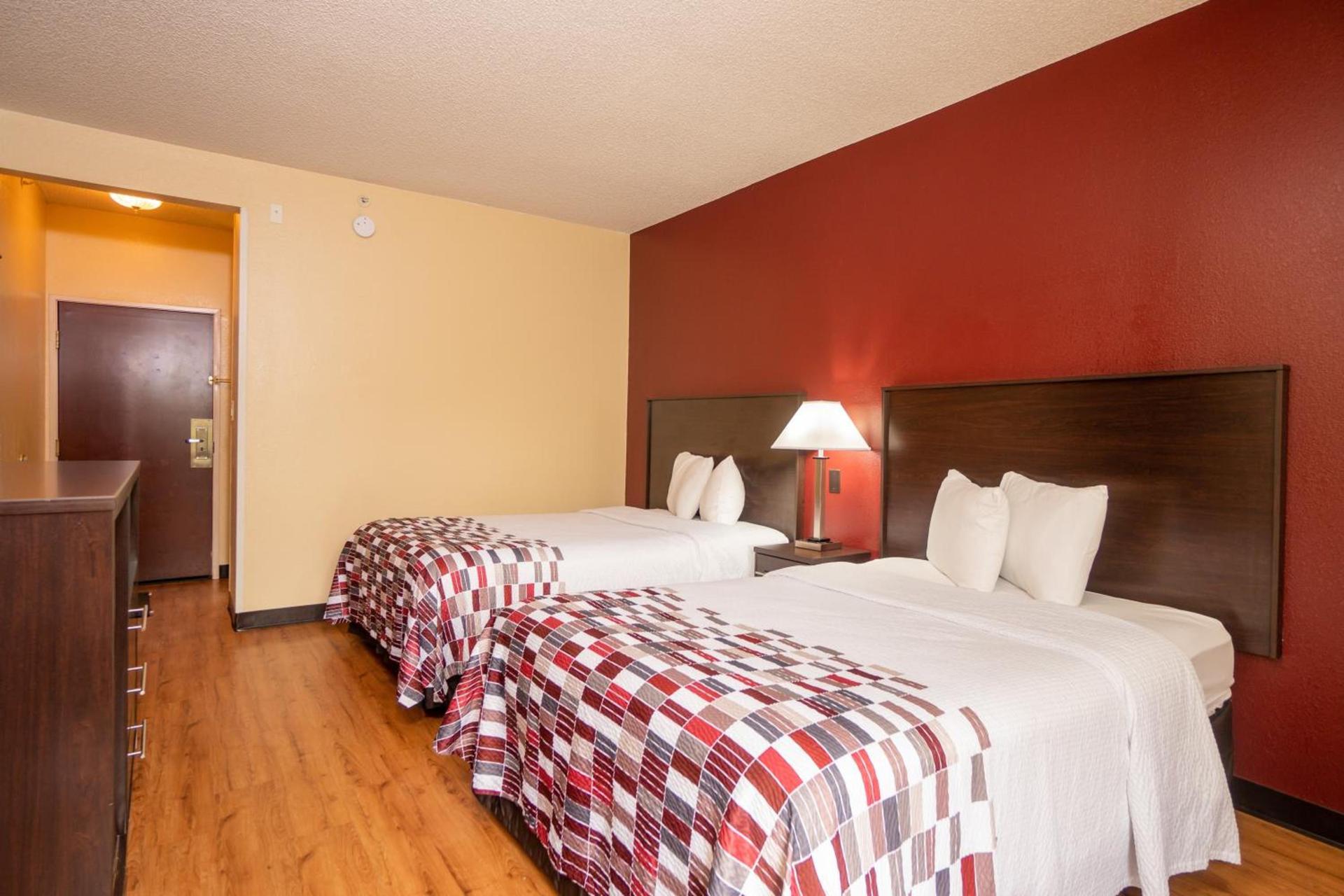 Red Roof Inn & Suites Indianapolis Airport photo 22