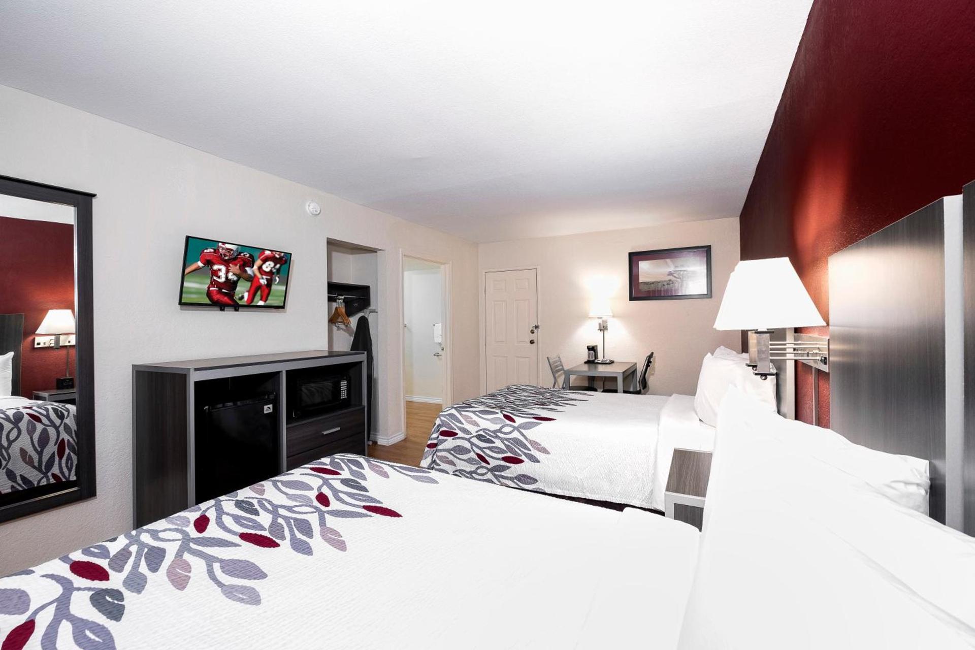 Red Roof Inn Houston North - FM1960 & I-45 photo 26