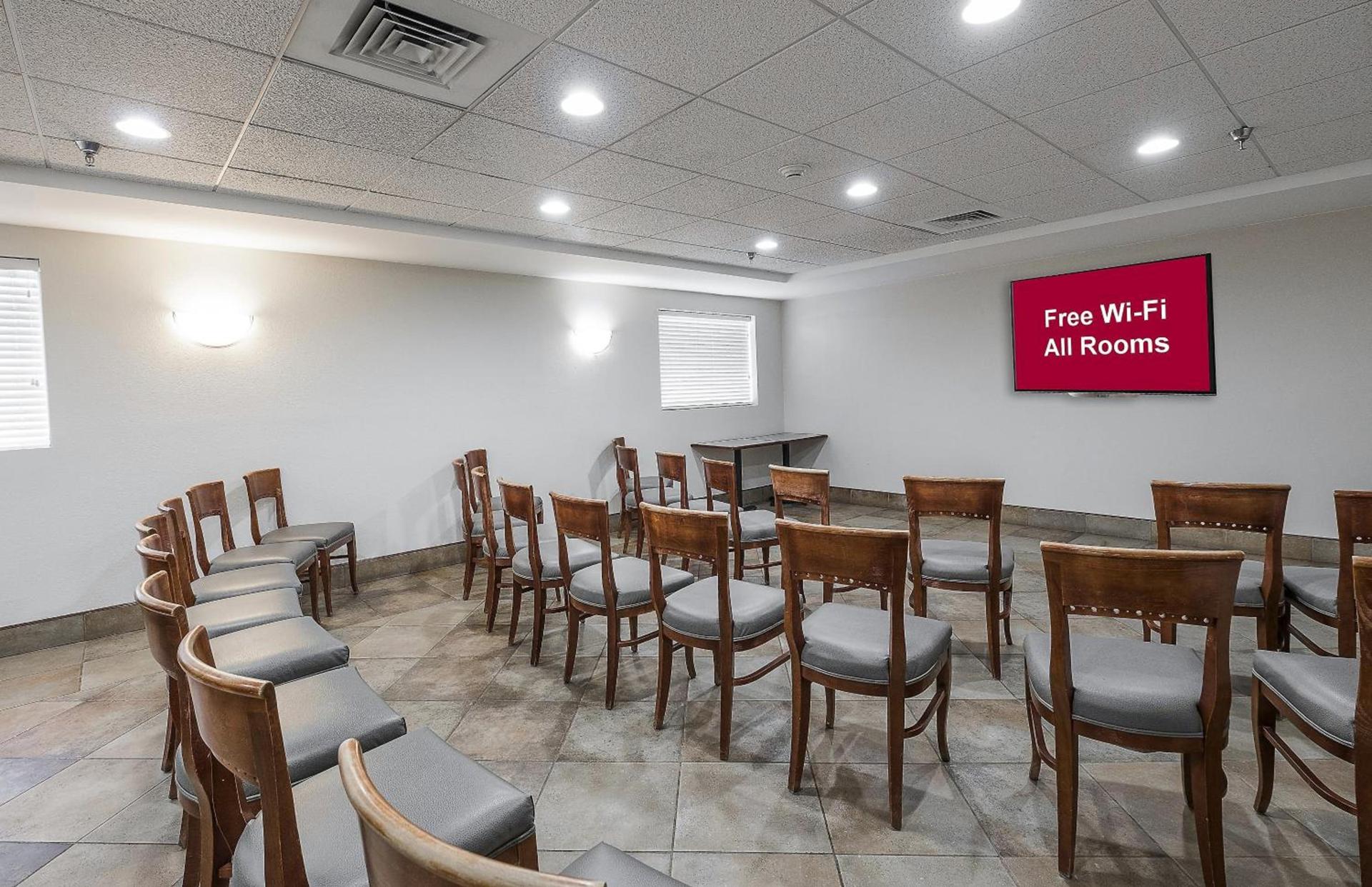 Red Roof Inn Hartford- New Britain photo 15