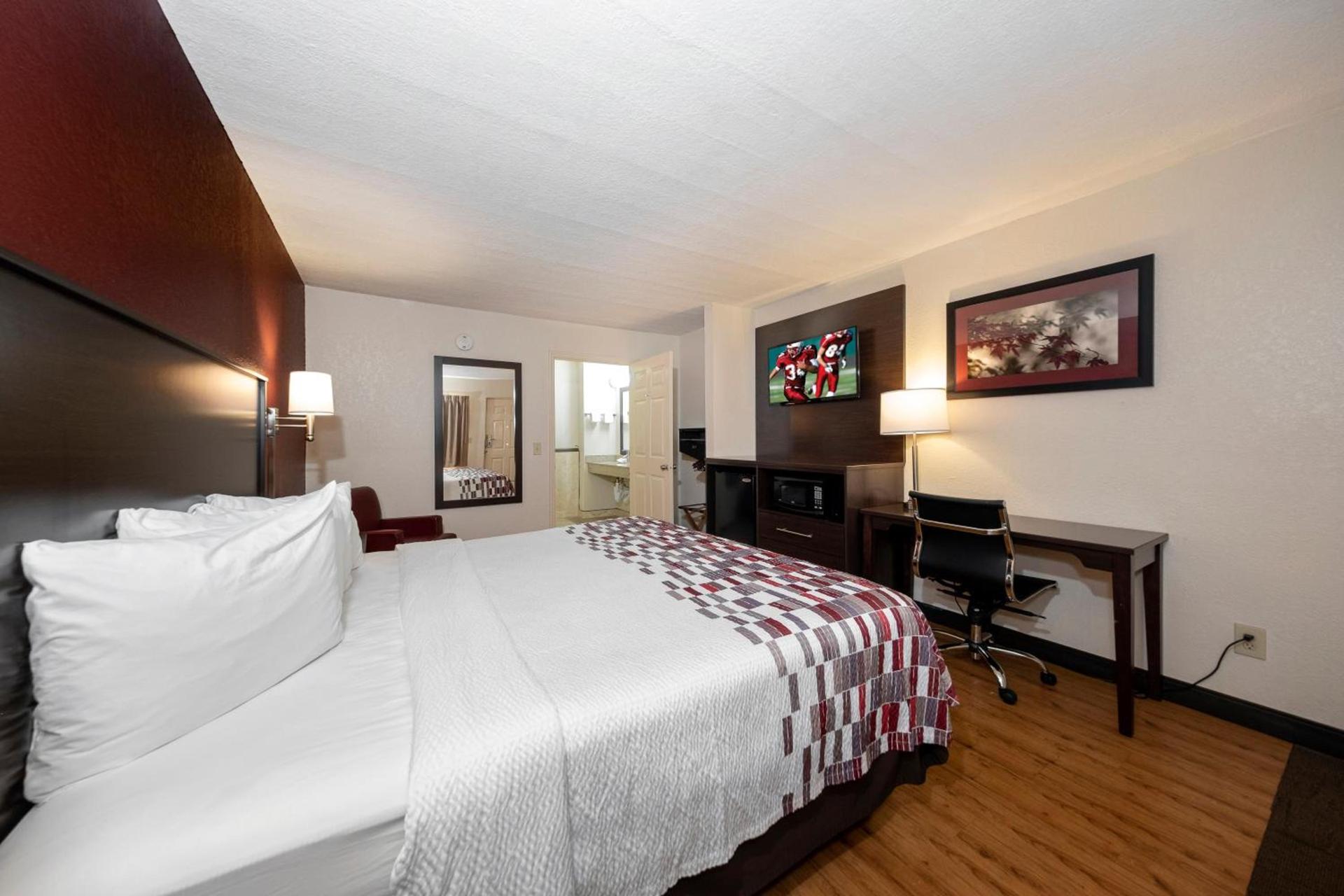 Red Roof Inn Ft Pierce photo 32