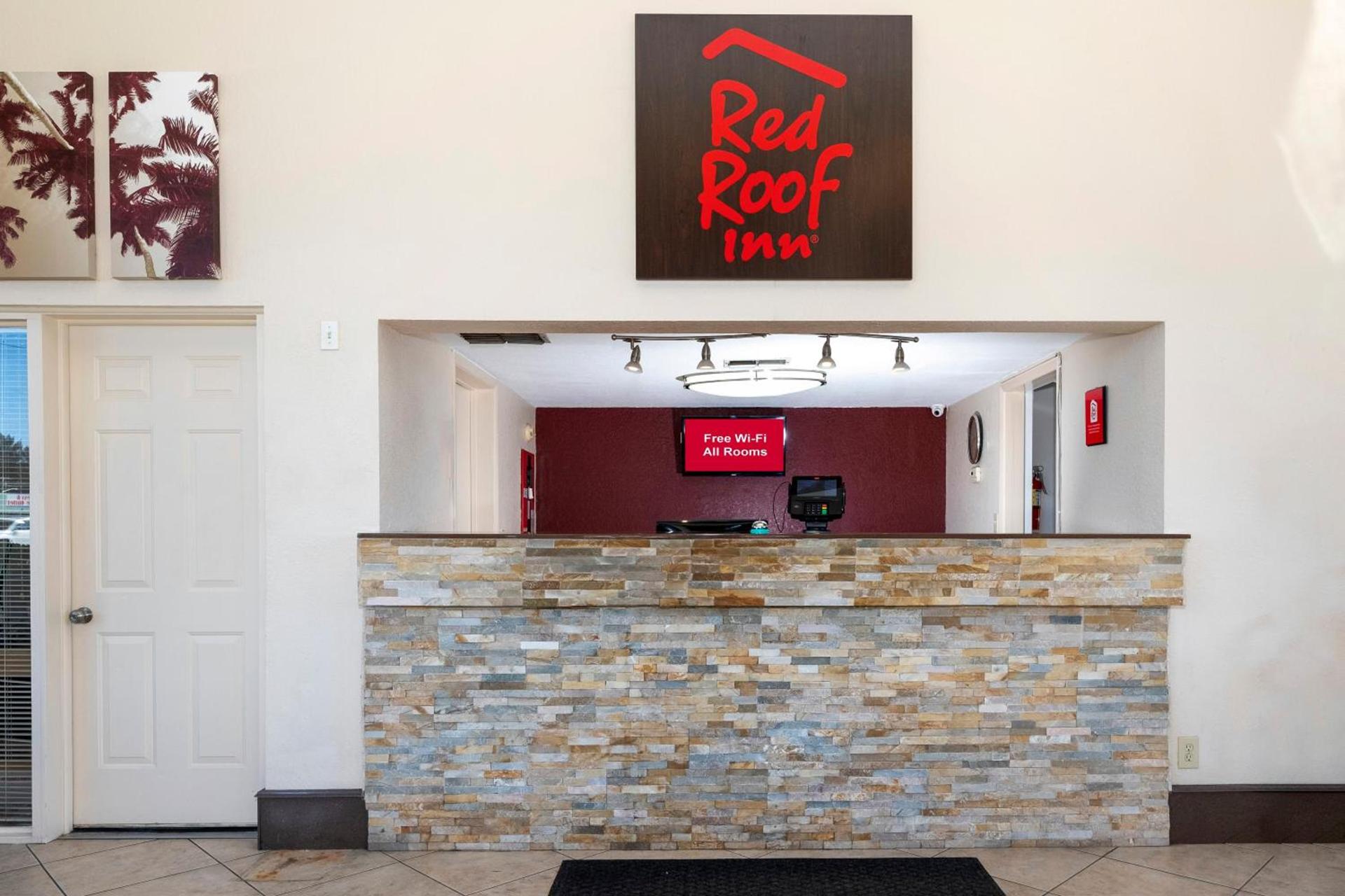 Red Roof Inn Ft Pierce photo 6