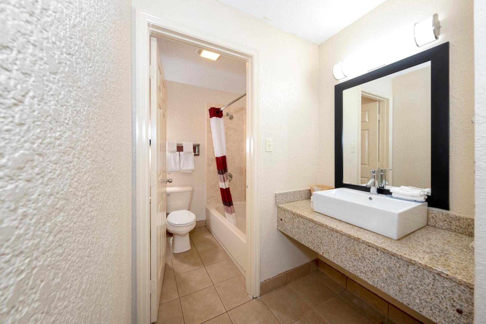 Red Roof Inn Ft Pierce photo 47
