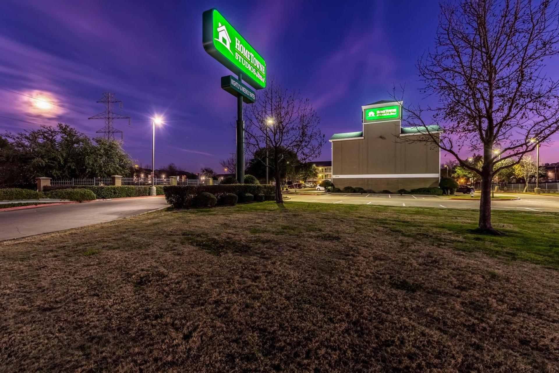 HomeTowne Studios by Red Roof Dallas - Mesquite photo 7