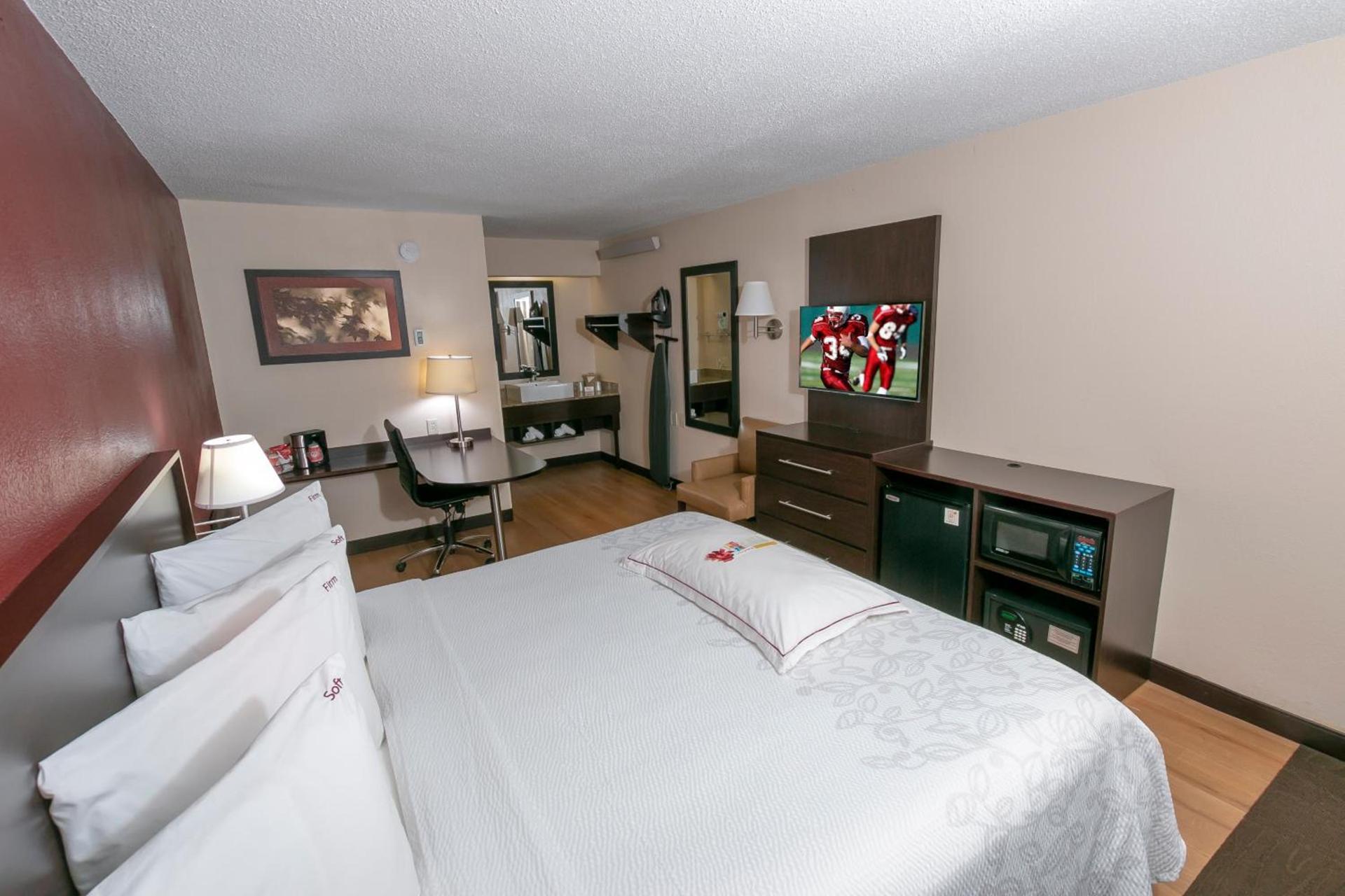 Red Roof Inn PLUS+ Baltimore North - Timonium photo 7