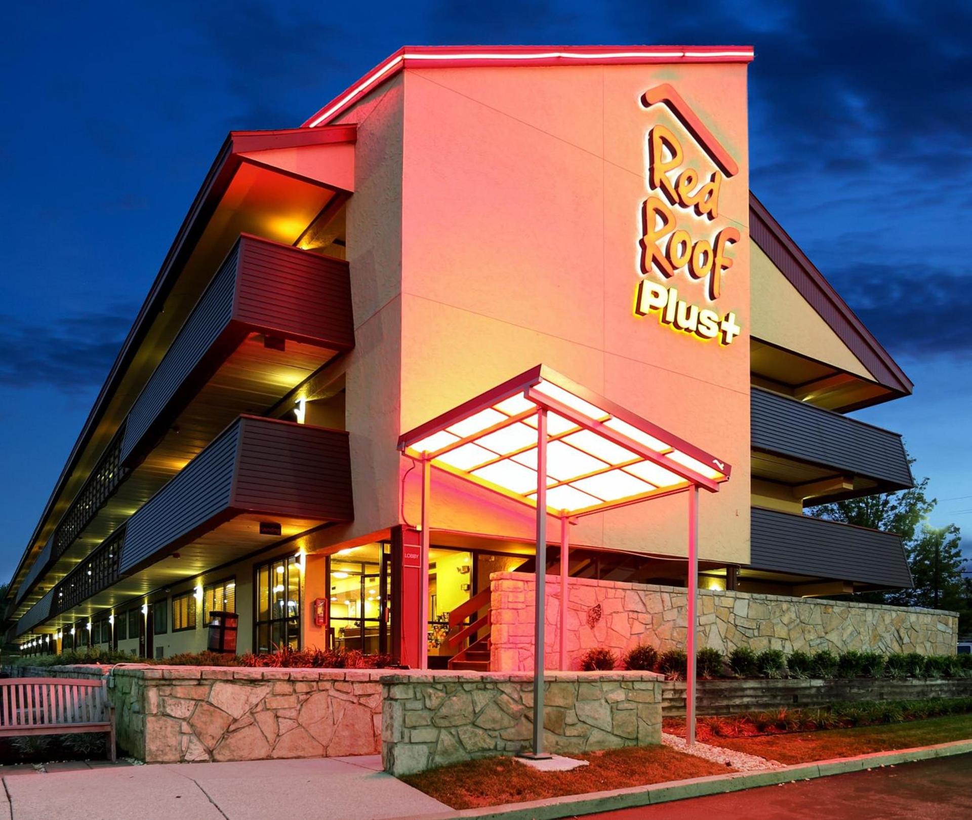 Red Roof Inn PLUS+ Baltimore North - Timonium photo 2