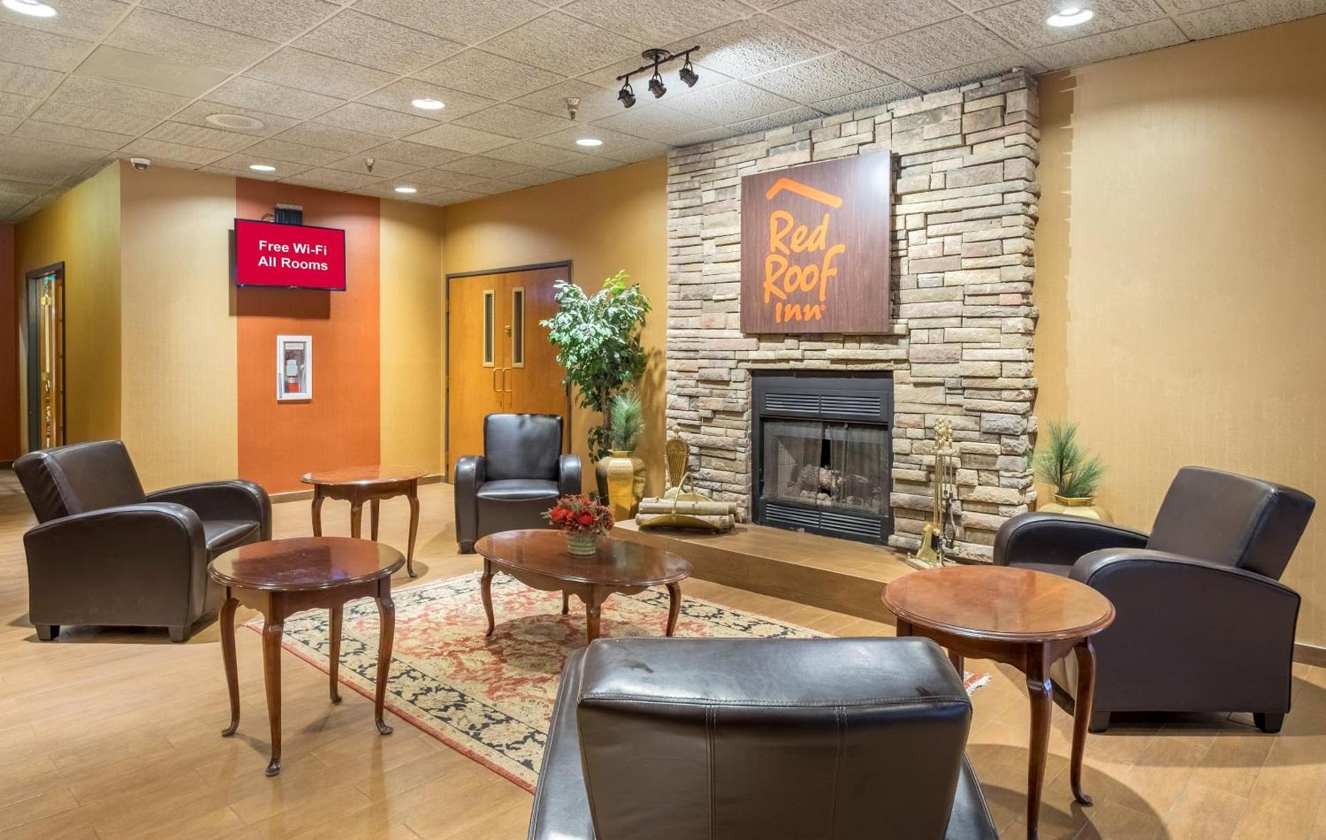 Red Roof Inn Fulton photo 6