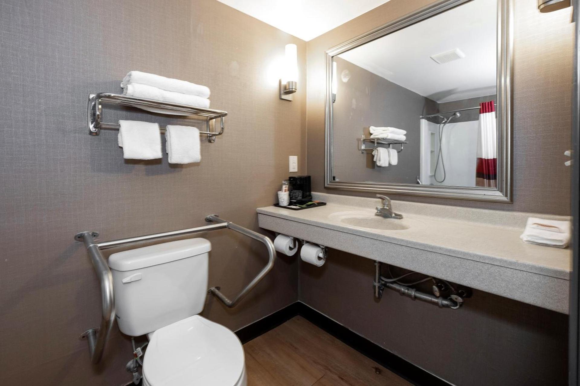 Red Roof Inn Fulton photo 24