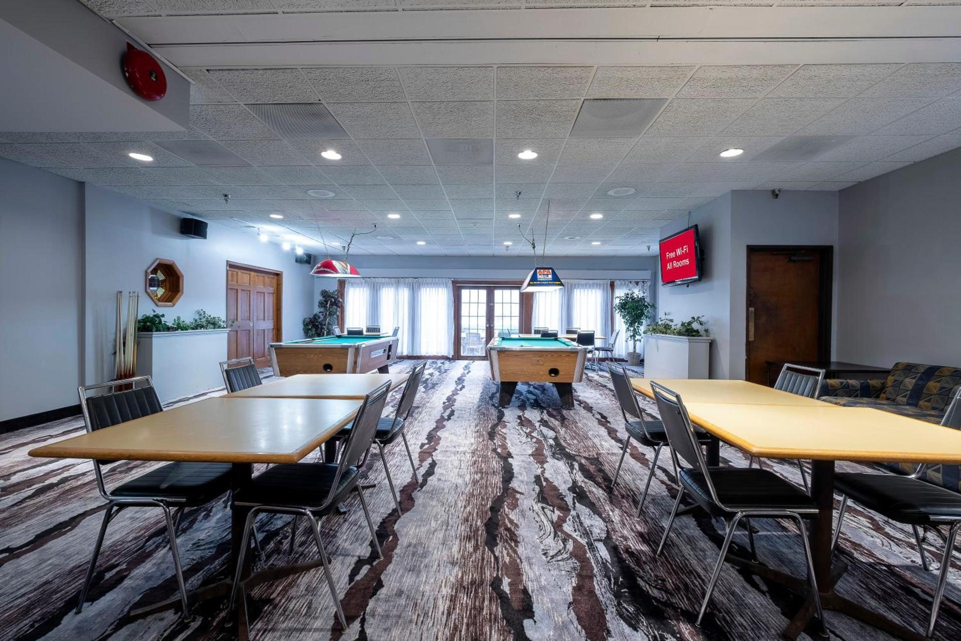 Red Roof Inn Fulton photo 7