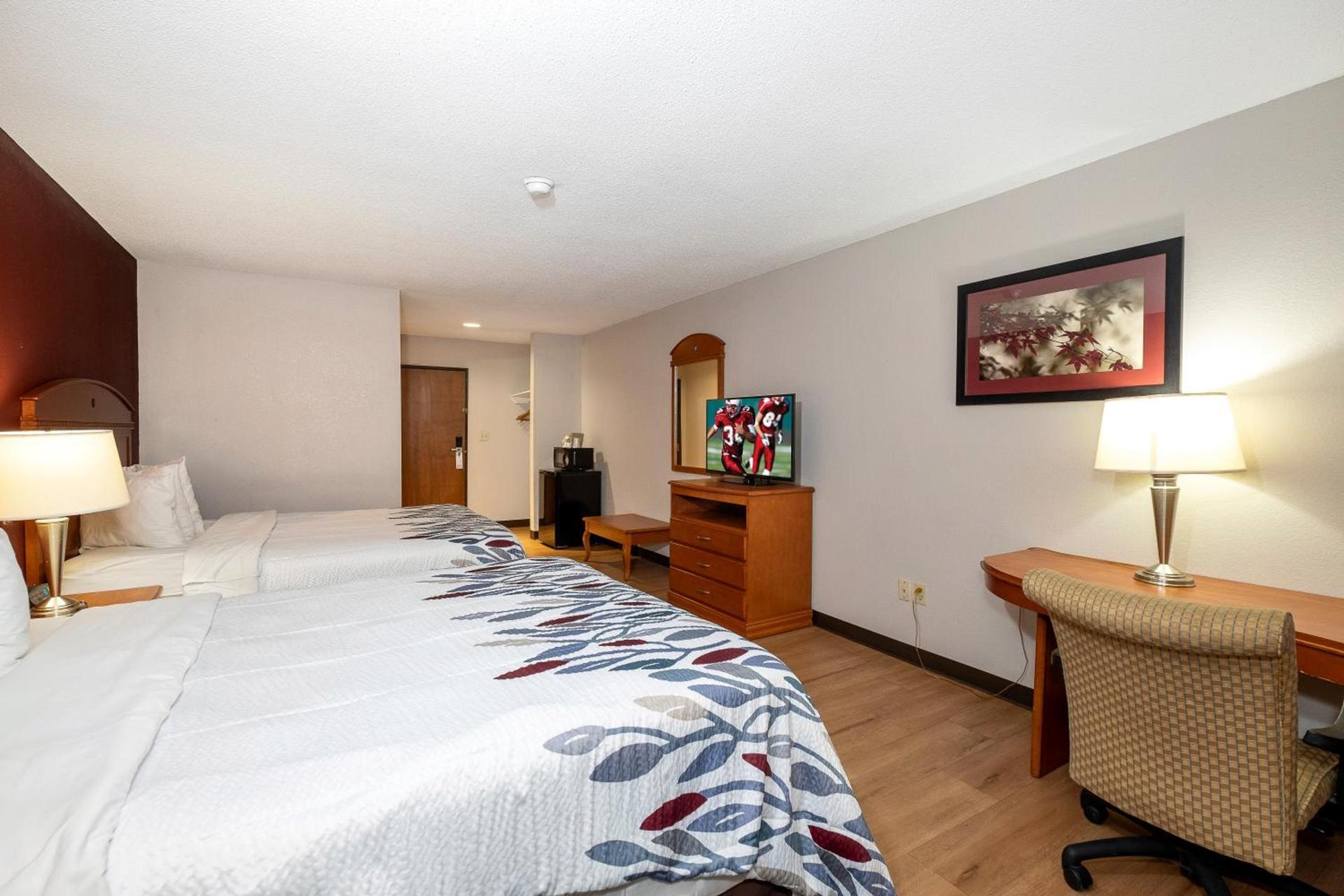 Red Roof Inn Fulton photo 14