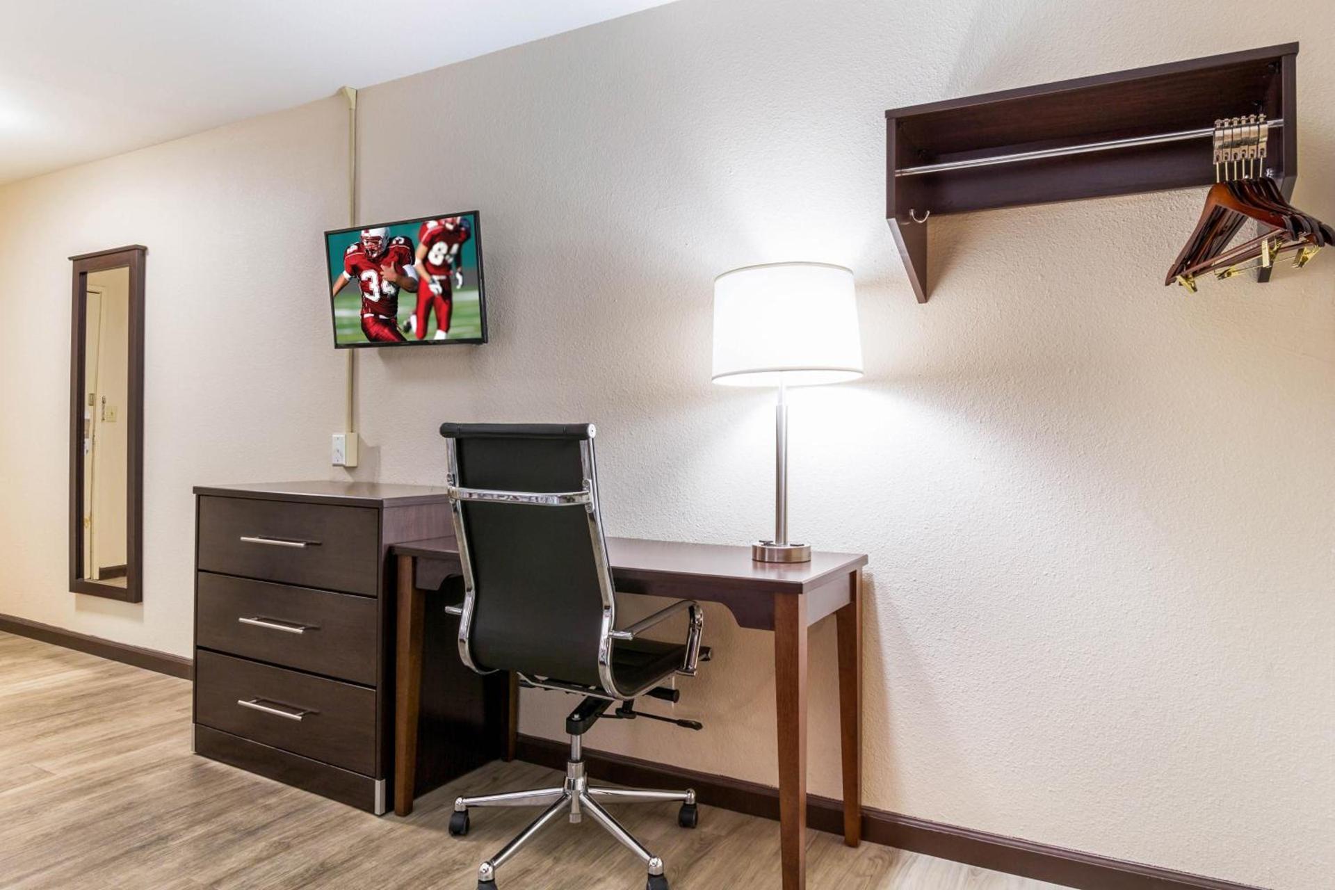 Red Roof Inn Dry Ridge photo 31