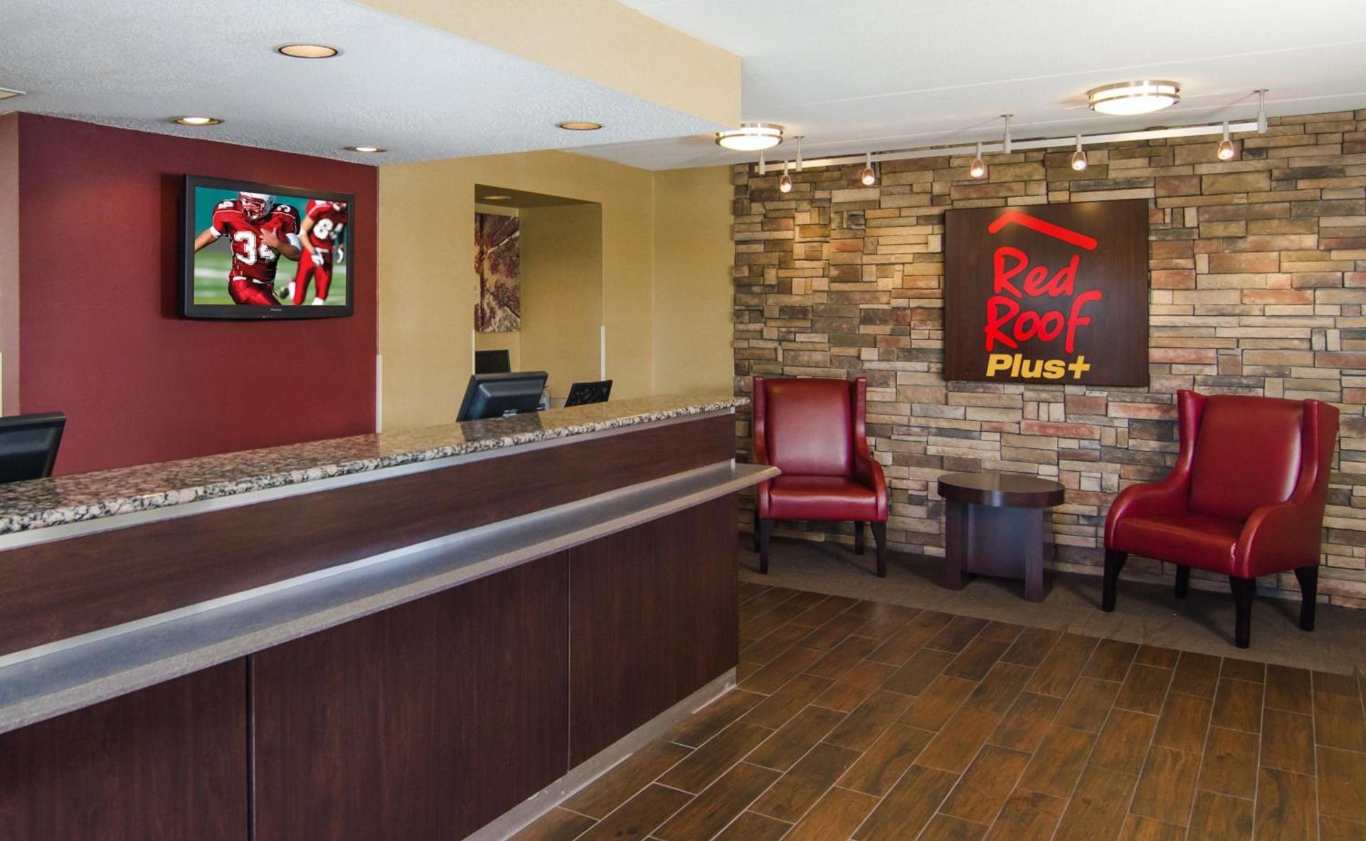 Red Roof Inn PLUS+ Baltimore-Washington DC/BWI Airport photo 9