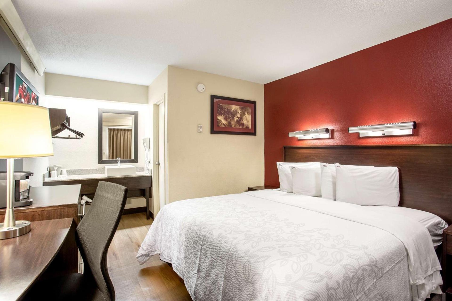 Red Roof Inn PLUS+ Baltimore-Washington DC/BWI Airport photo 22