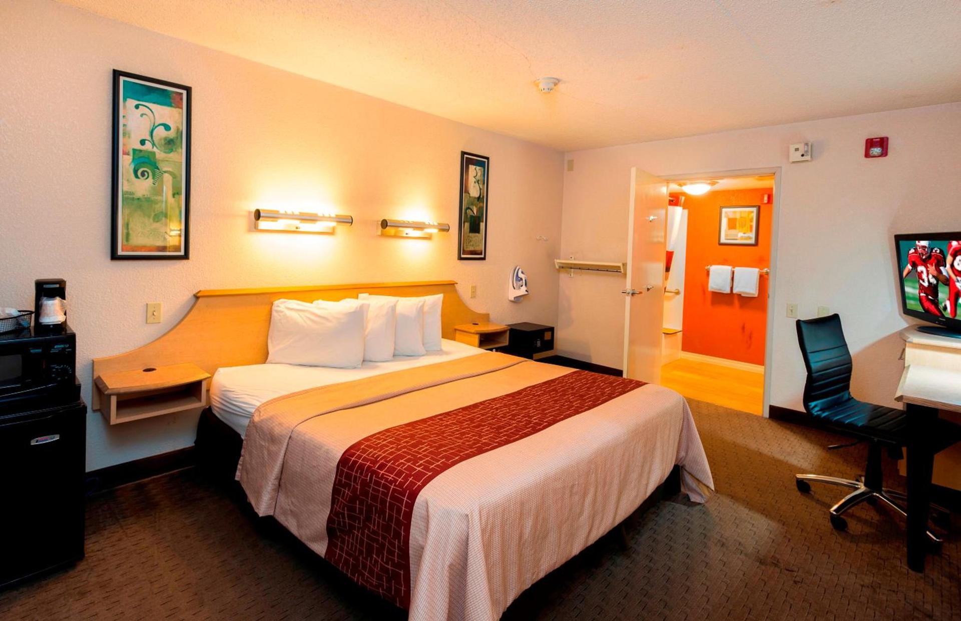 Red Roof Inn Buffalo - Hamburg/ I-90 photo 14