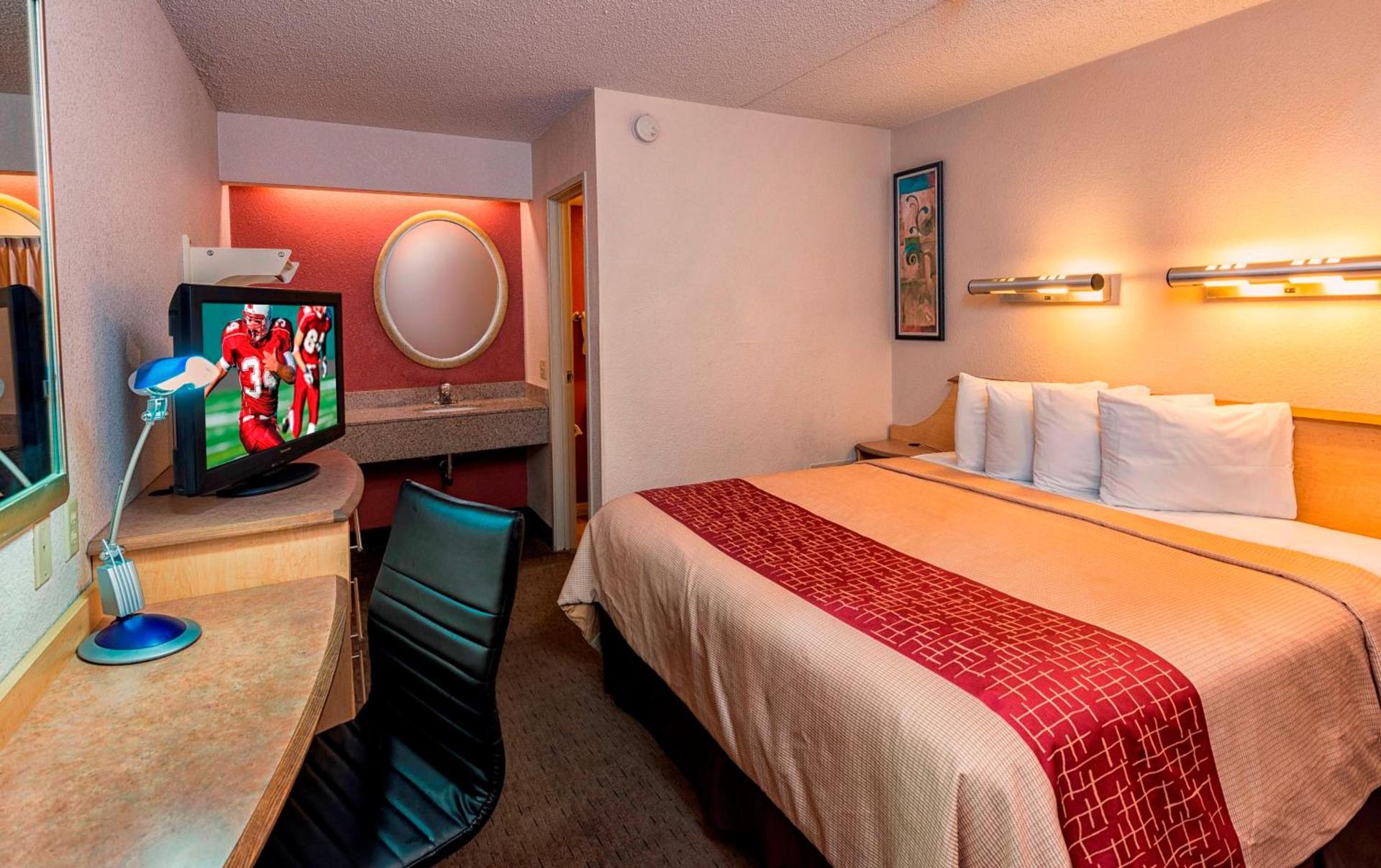 Red Roof Inn Buffalo - Hamburg/ I-90 photo 12