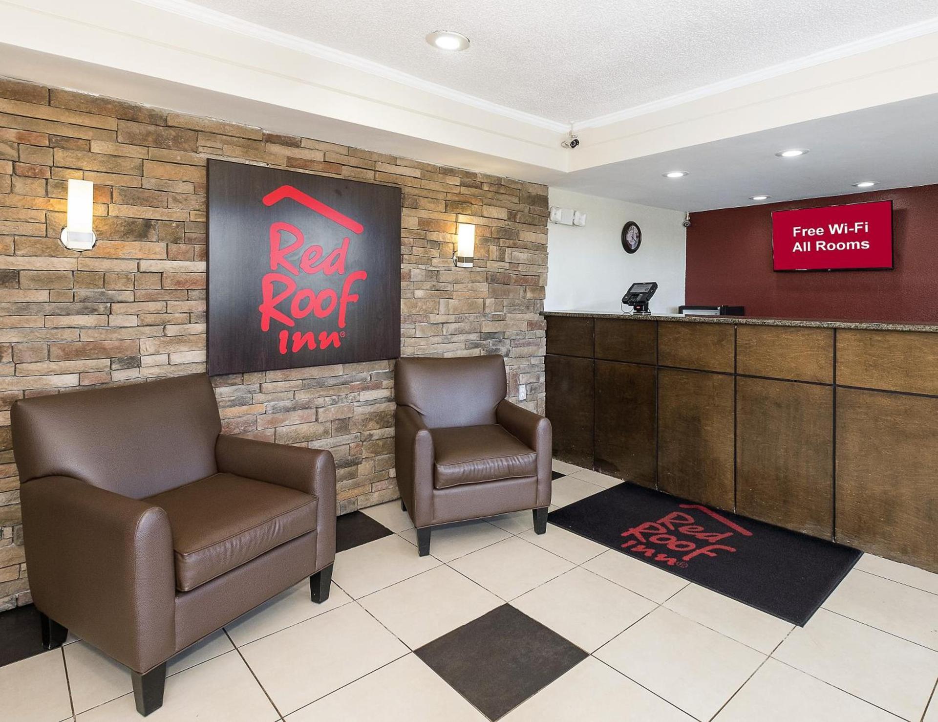 Red Roof Inn Bloomington - Normal/University photo 3