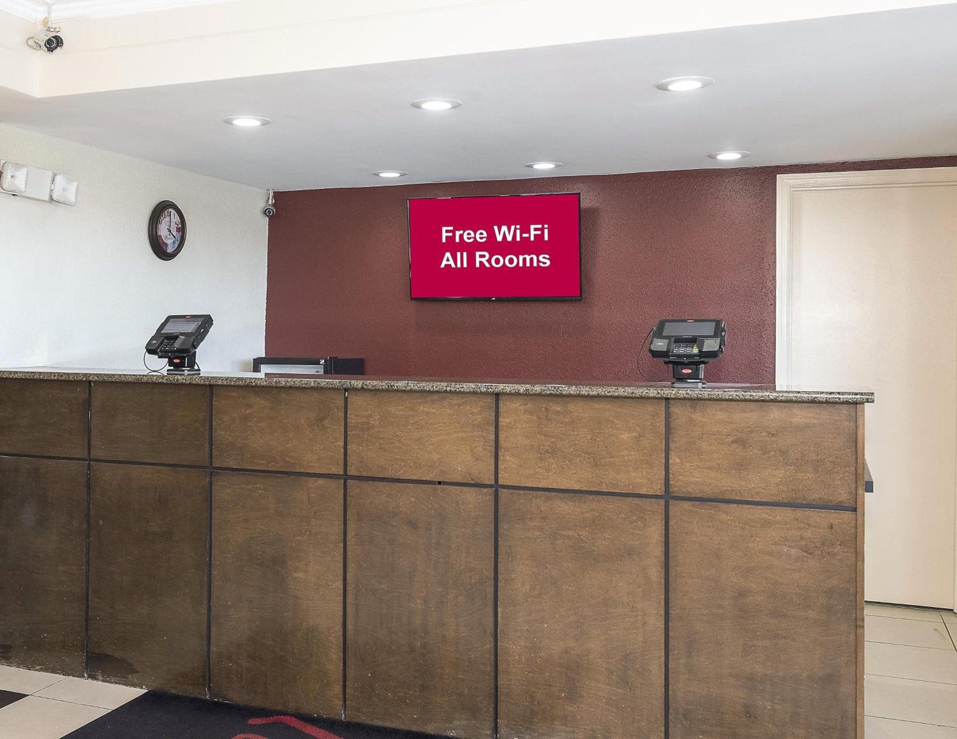 Red Roof Inn Bloomington - Normal/University photo 4