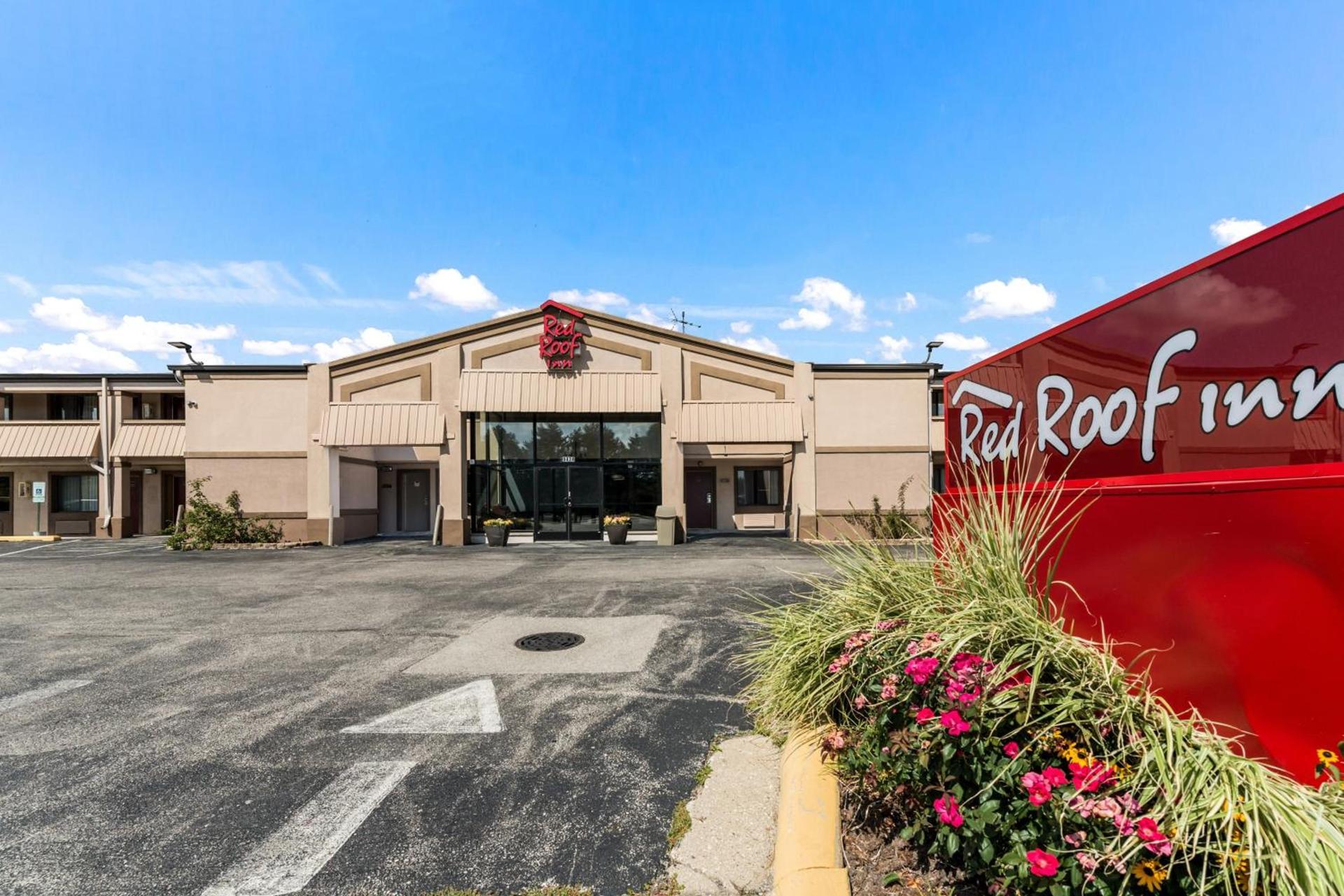 Red Roof Inn Morton Grove photo 1