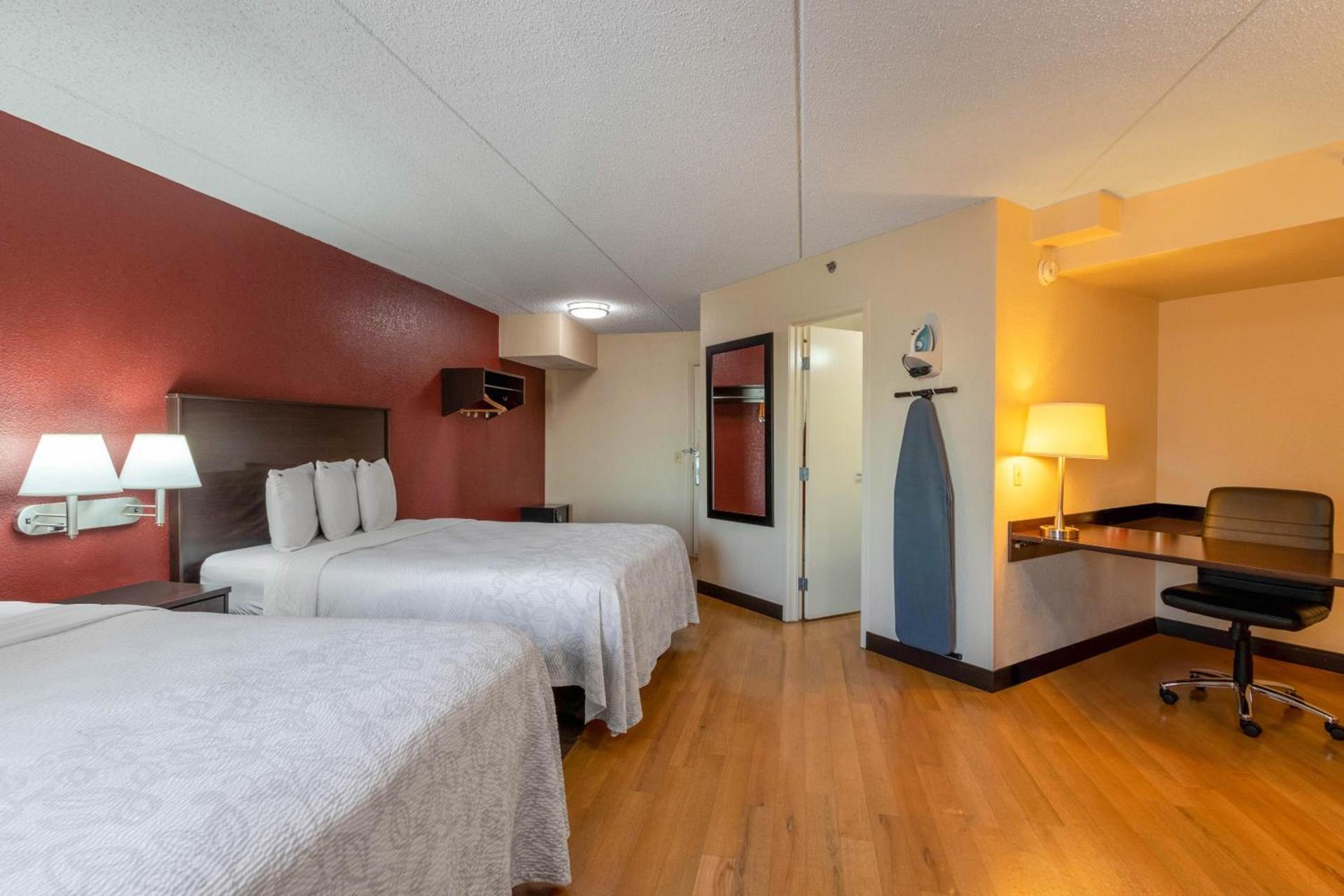 Red Roof Inn PLUS+ El Paso East photo 18