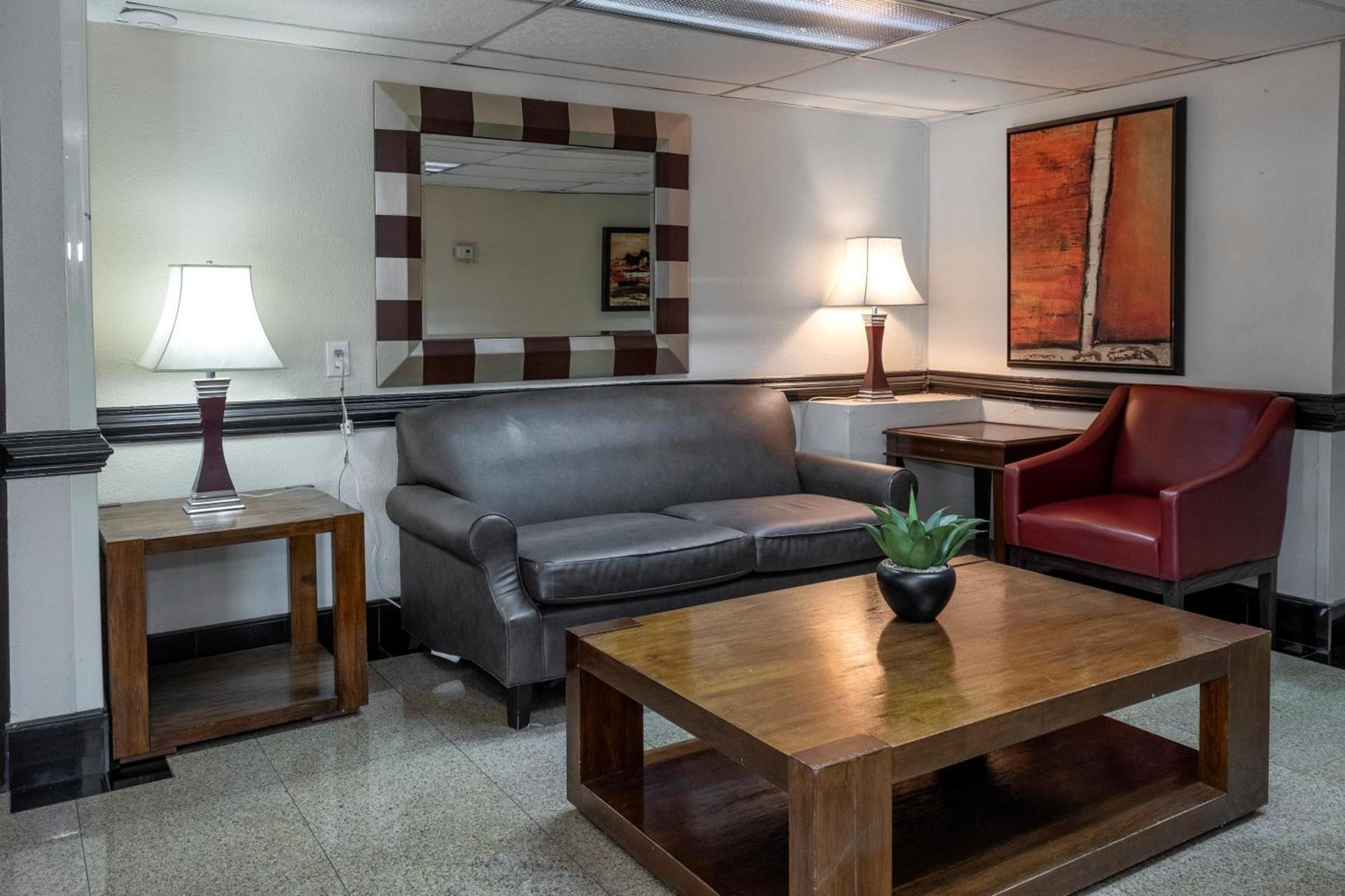 Red Roof Inn Charlotte - University photo 7