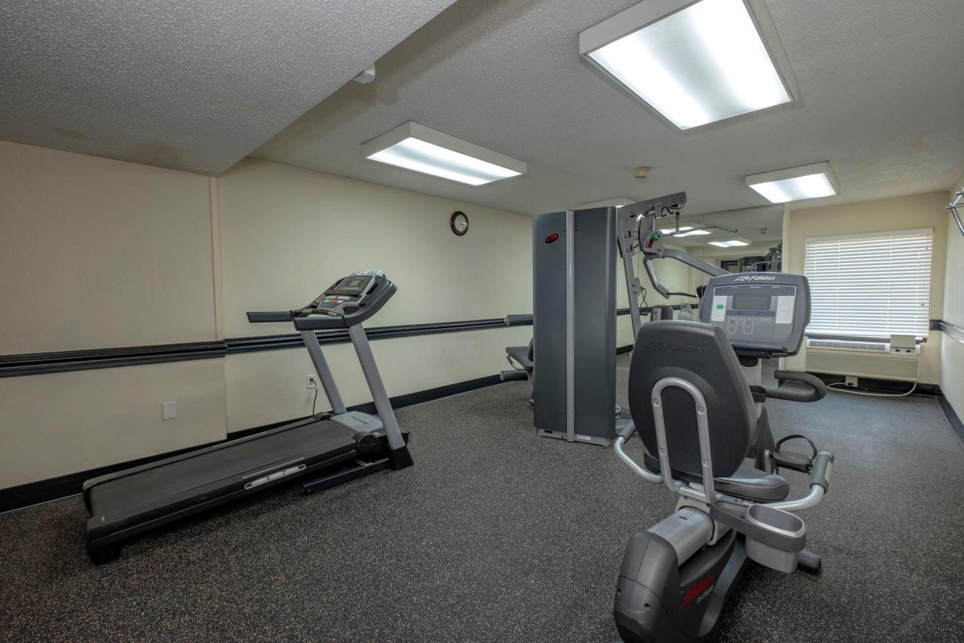 Red Roof Inn Charlotte - University photo 9